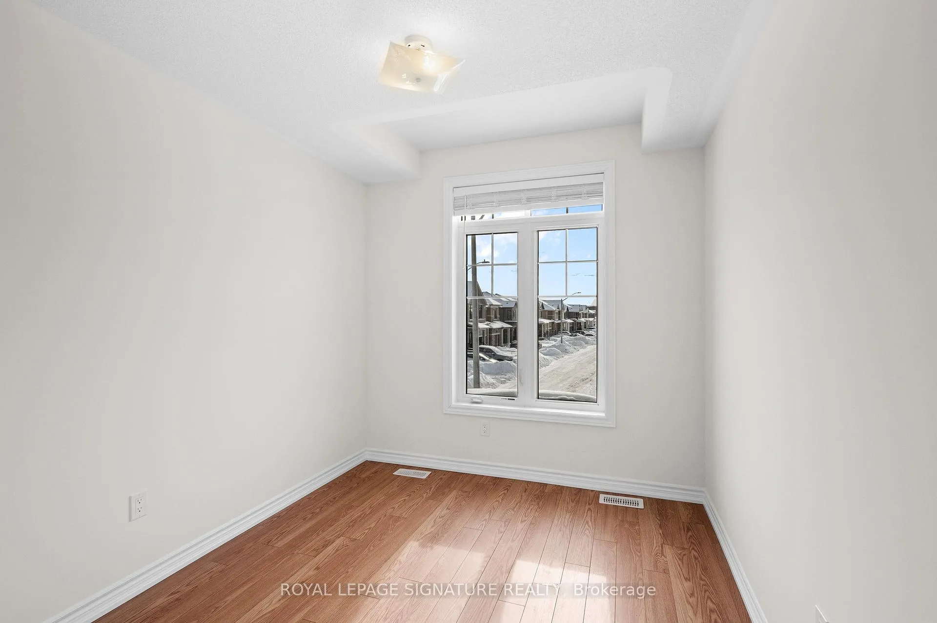 Photo 29 of 16 Hylton Drive, Barrie, Rural Barrie Southeast — HOMEH
