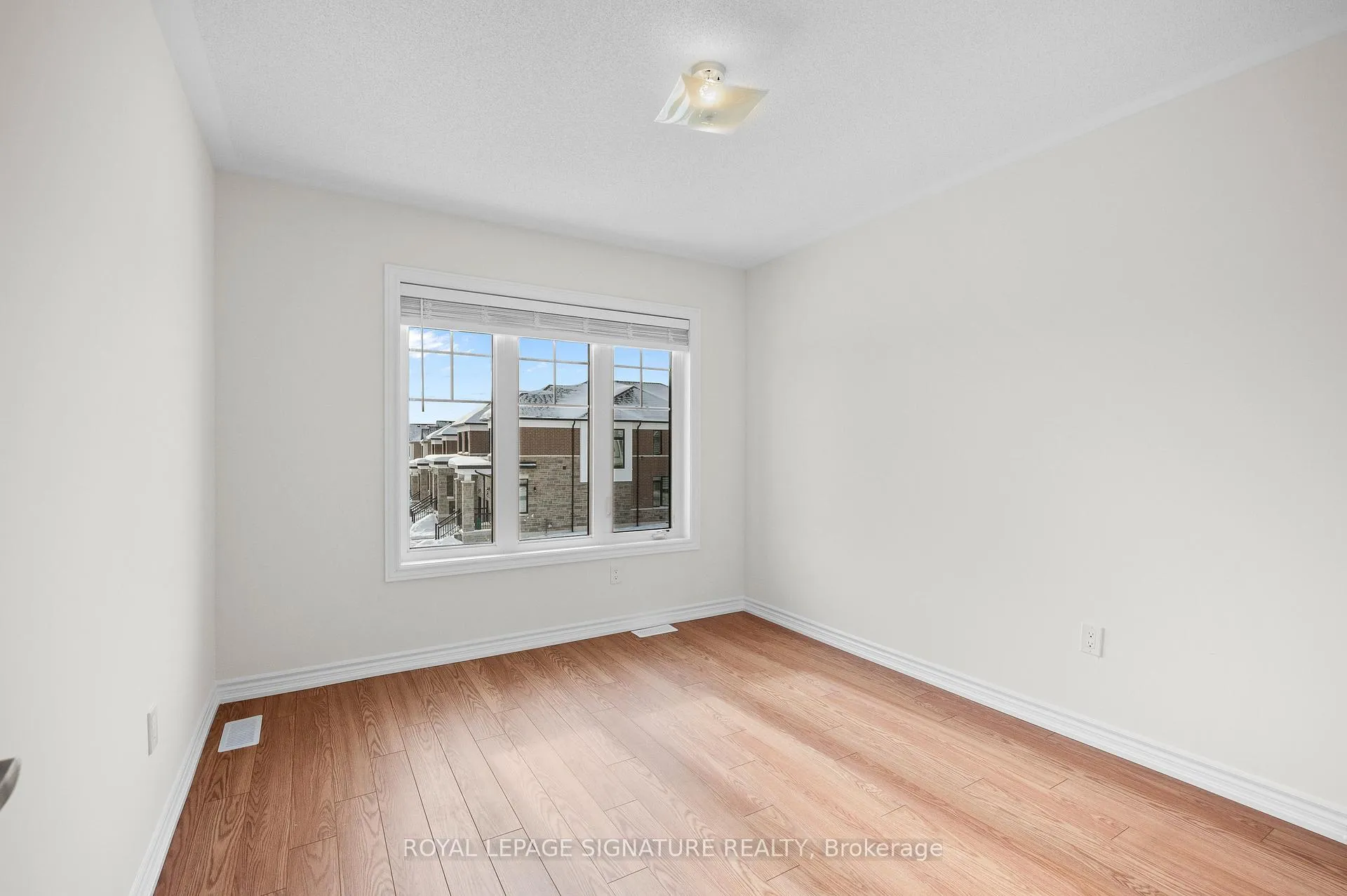 Photo 31 of 16 Hylton Drive, Barrie, Rural Barrie Southeast — HOMEH
