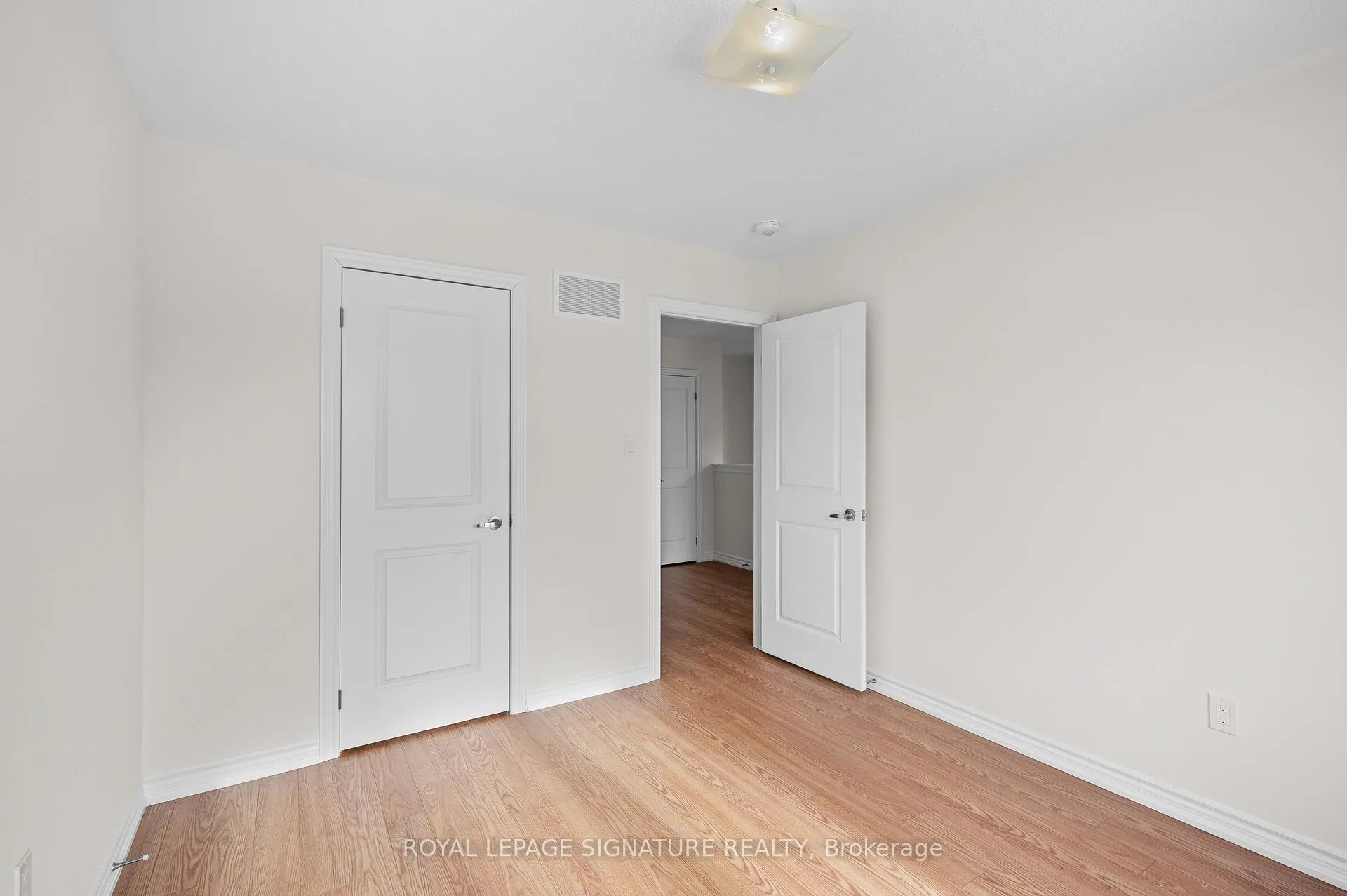 Photo 32 of 16 Hylton Drive, Barrie, Rural Barrie Southeast — HOMEH