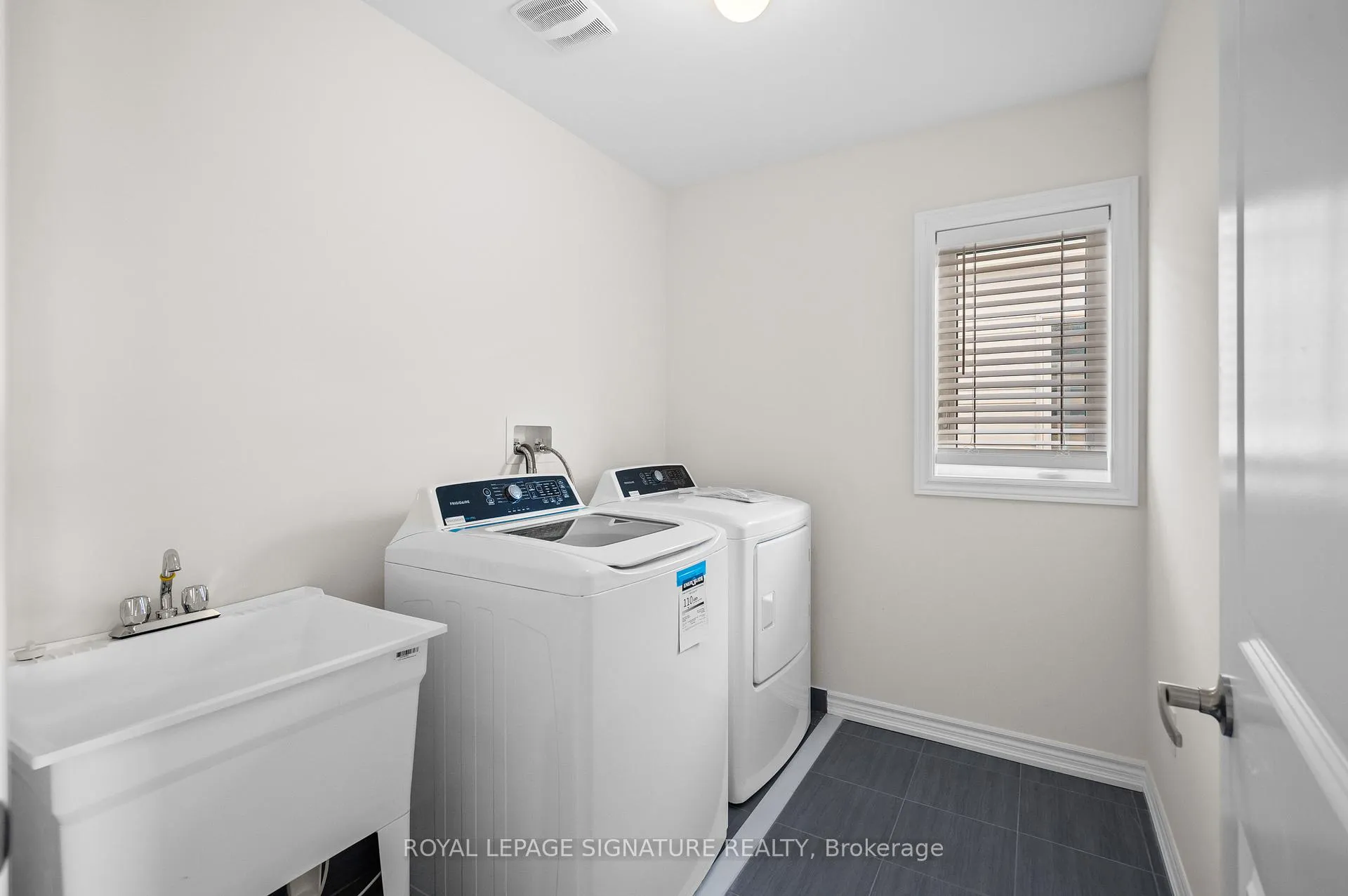 Photo 35 of 16 Hylton Drive, Barrie, Rural Barrie Southeast — HOMEH