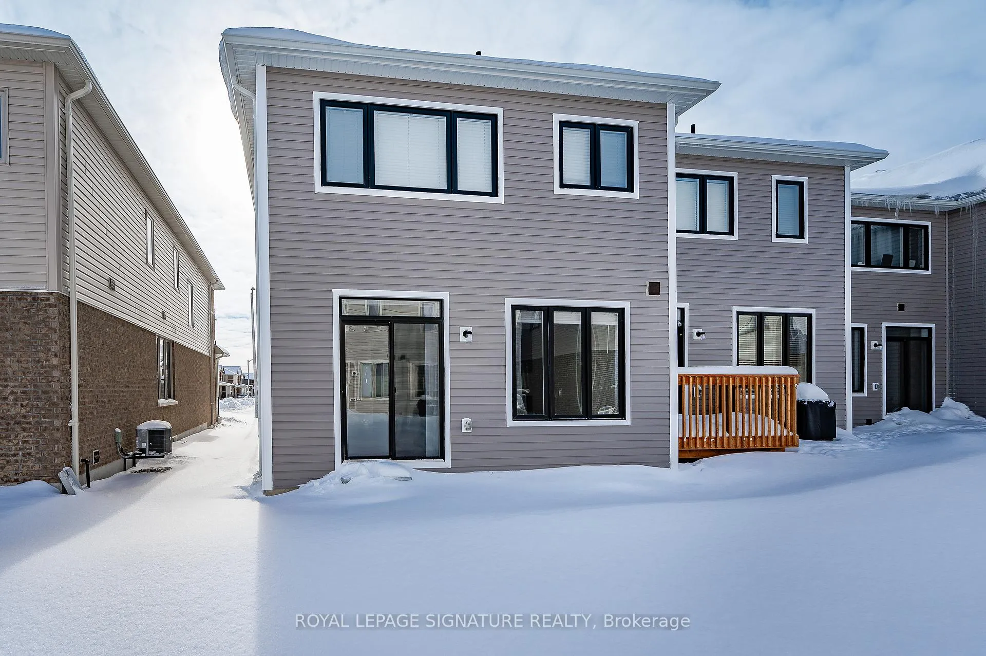 Photo 40 of 16 Hylton Drive, Barrie, Rural Barrie Southeast — HOMEH