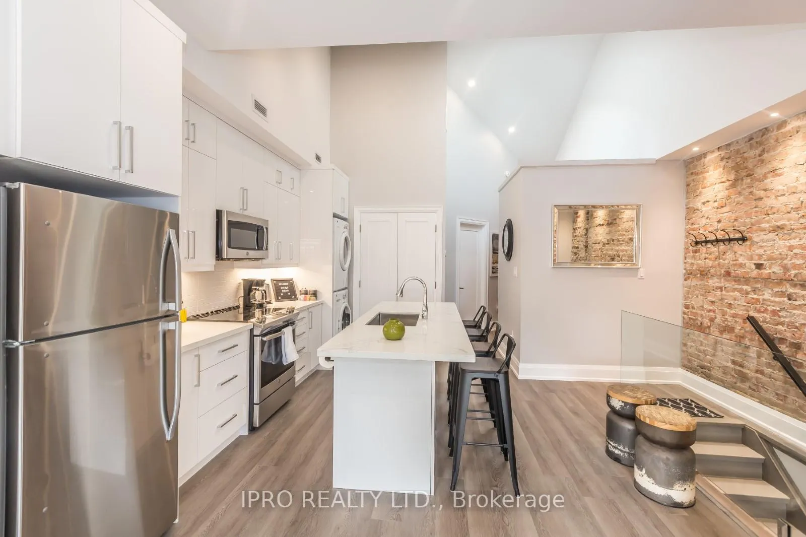 Front of Unit A, 1220 King Street