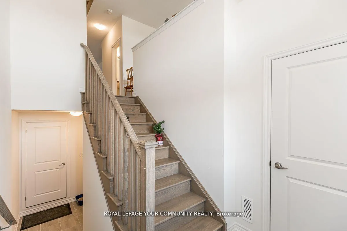 Photo 5 of 2203 Grainger Loop, Innisfil, Alcona — HOMEH