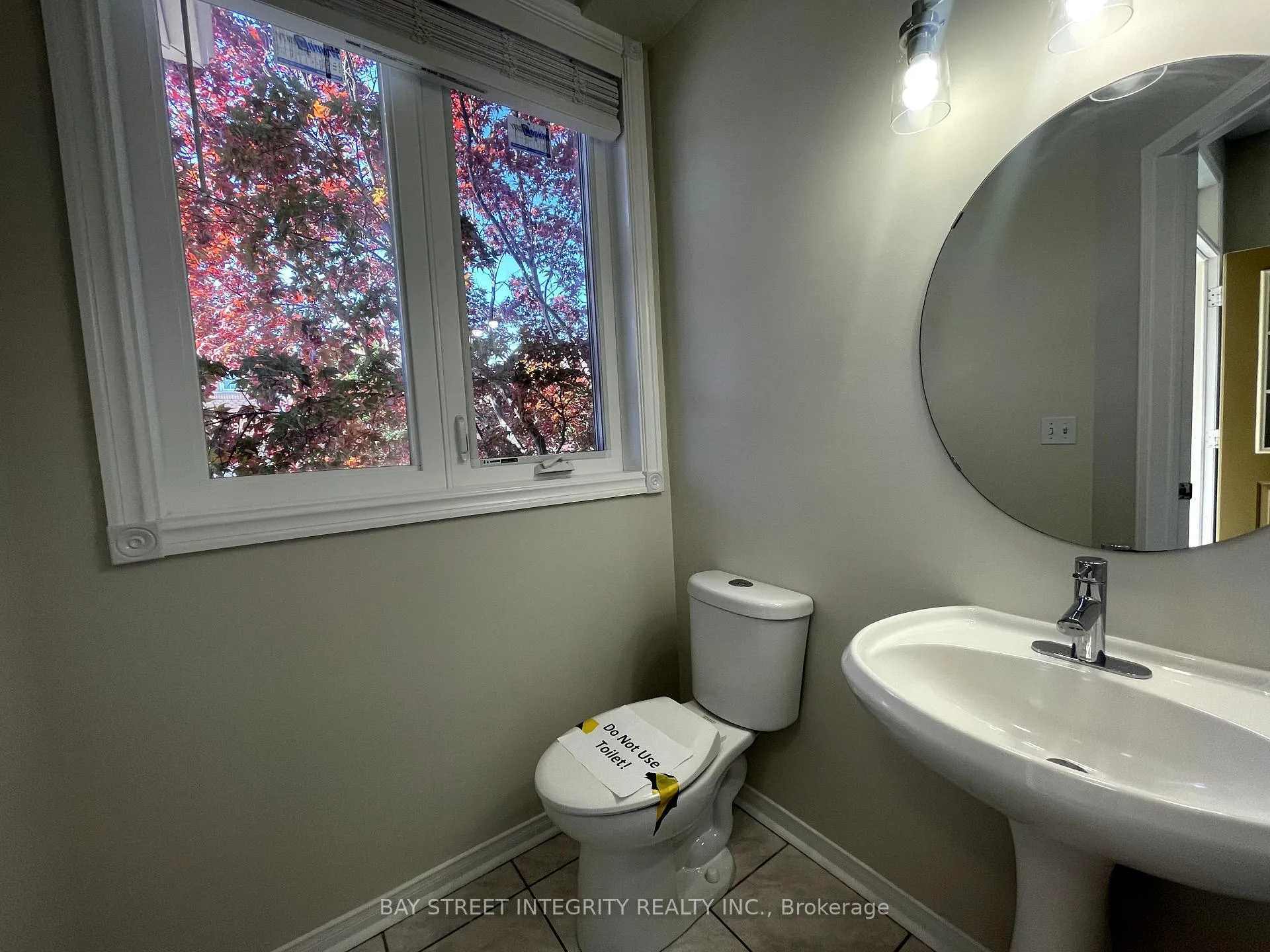 Photo 3 of 111 Madison Heights Boulevard, Markham, Berczy — HOMEH