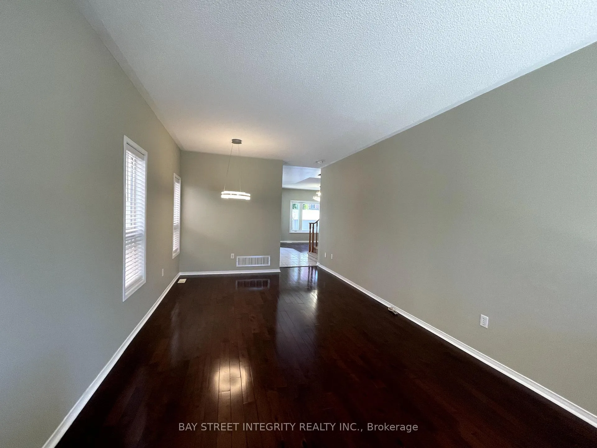 Photo 4 of 111 Madison Heights Boulevard, Markham, Berczy — HOMEH