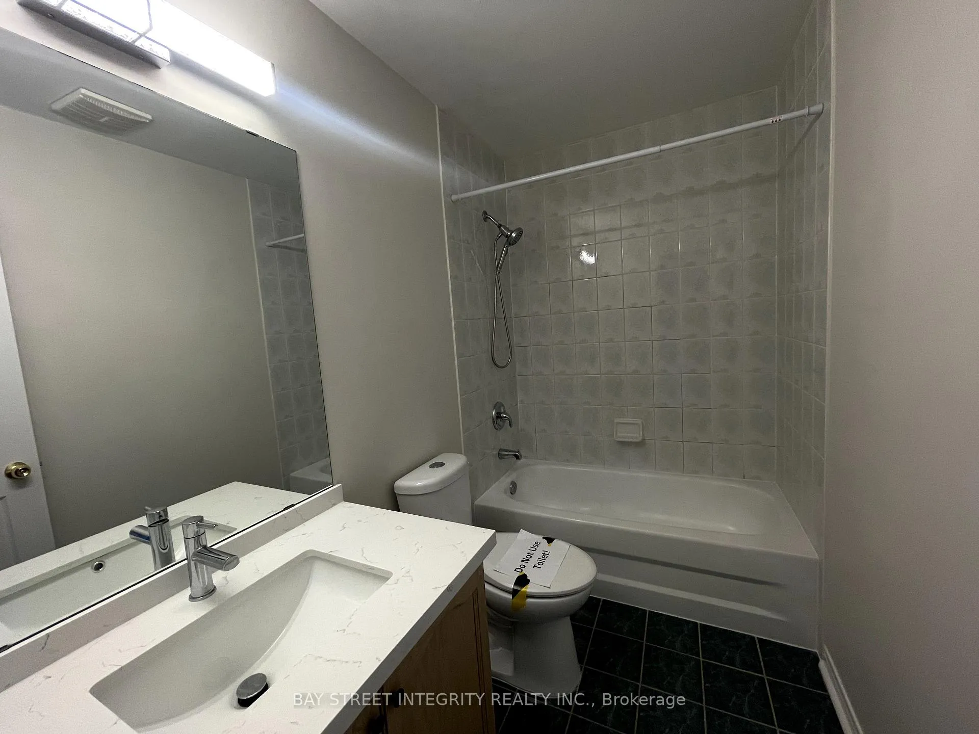 Photo 15 of 111 Madison Heights Boulevard, Markham, Berczy — HOMEH