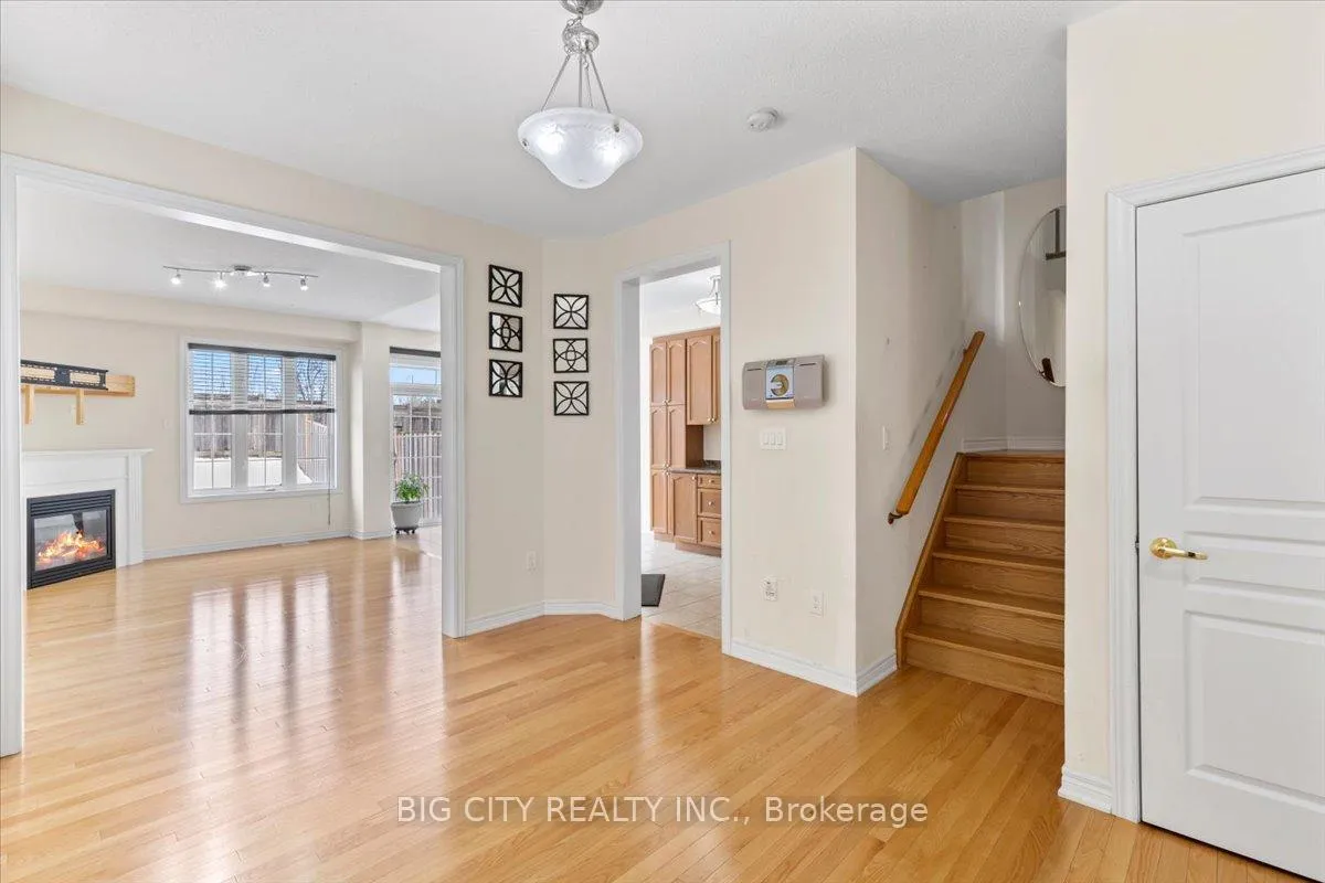 Photo 14 of 56 Haskett Drive, Markham, Cedar Grove — HOMEH