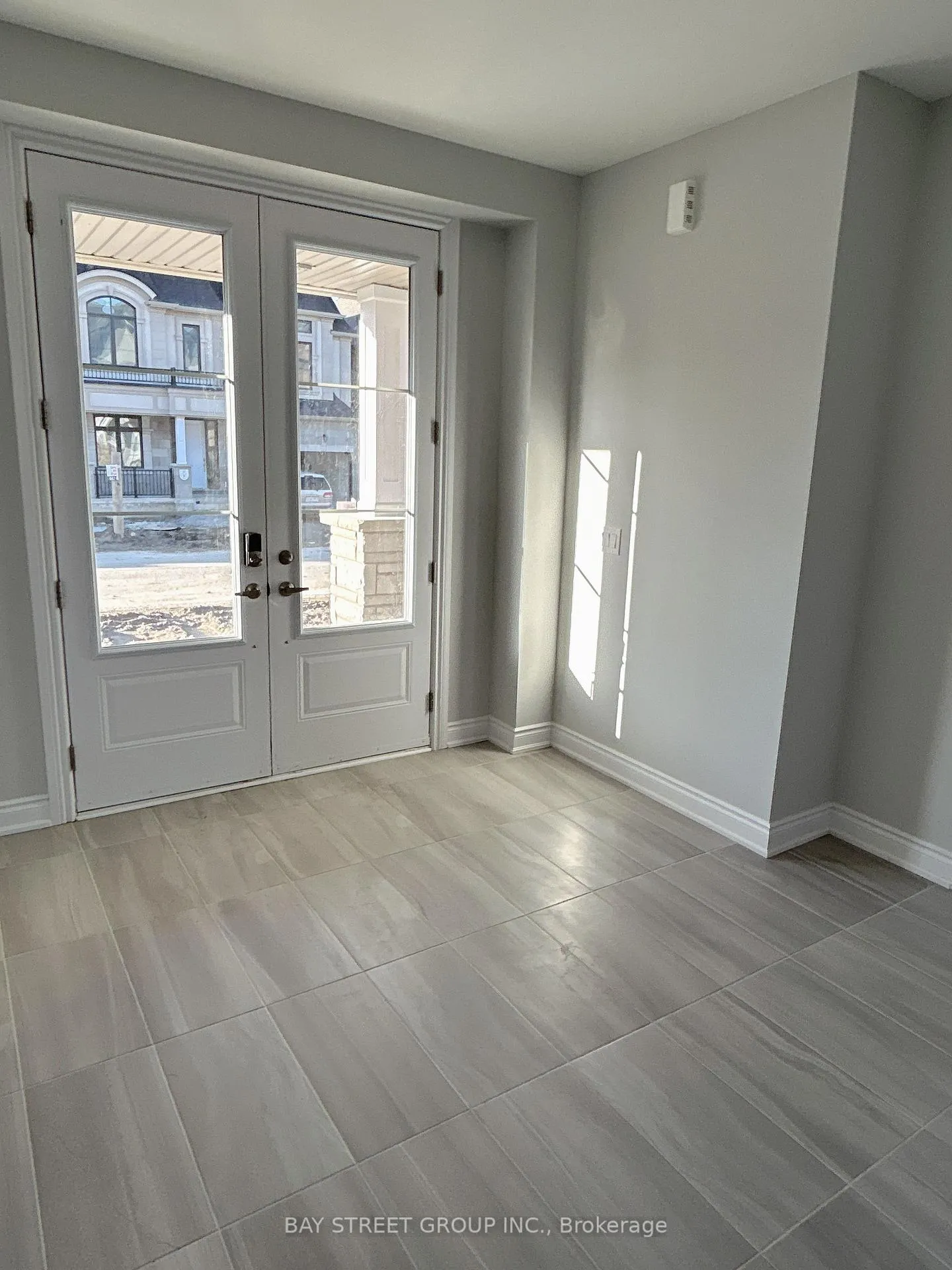Photo 2 of 24 Nanhai Avenue N, Markham, Angus Glen — HOMEH