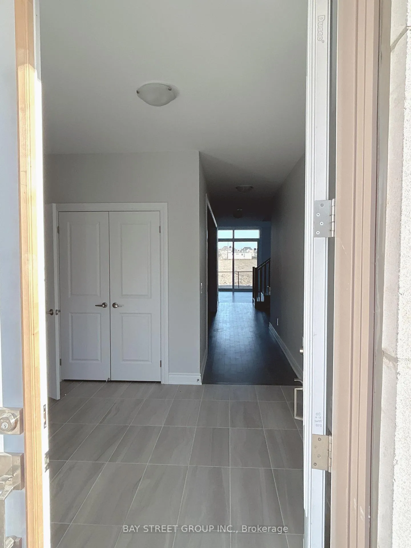 Photo 3 of 24 Nanhai Avenue N, Markham, Angus Glen — HOMEH