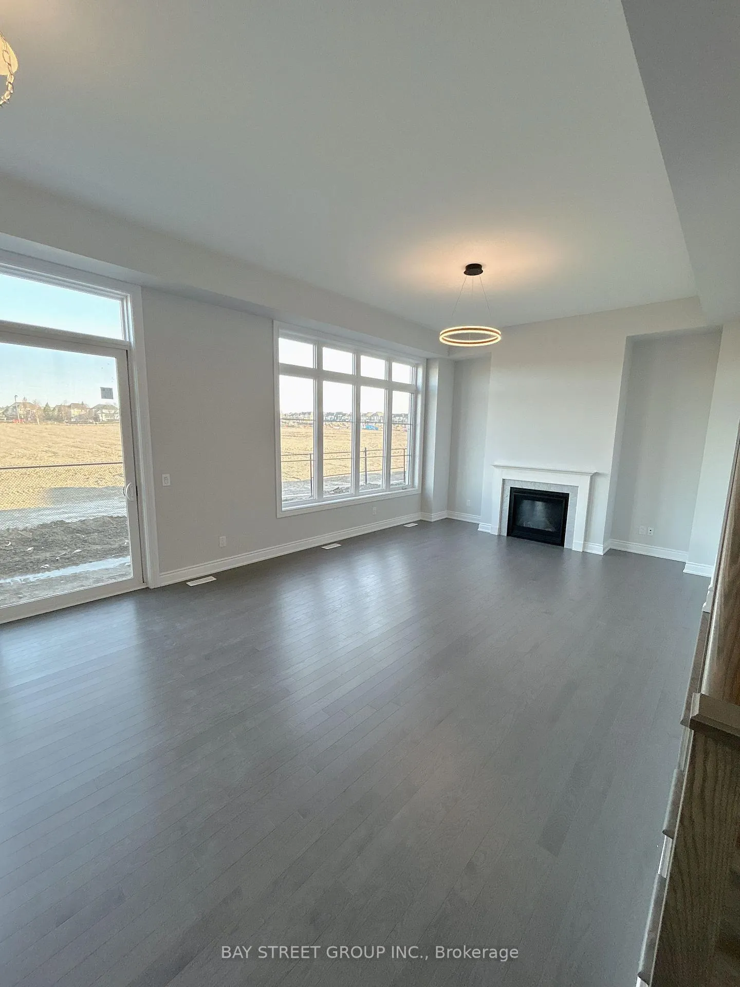 Photo 4 of 24 Nanhai Avenue N, Markham, Angus Glen — HOMEH