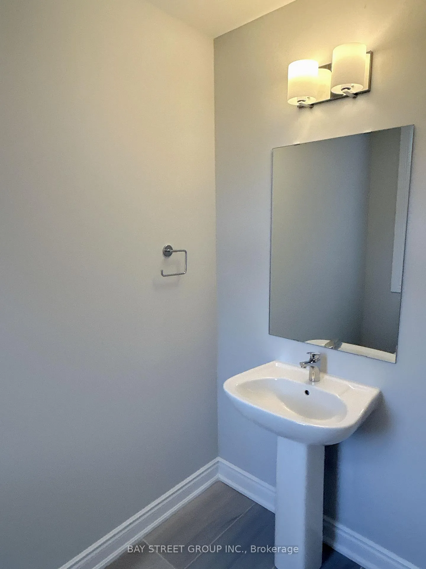 Photo 5 of 24 Nanhai Avenue N, Markham, Angus Glen — HOMEH