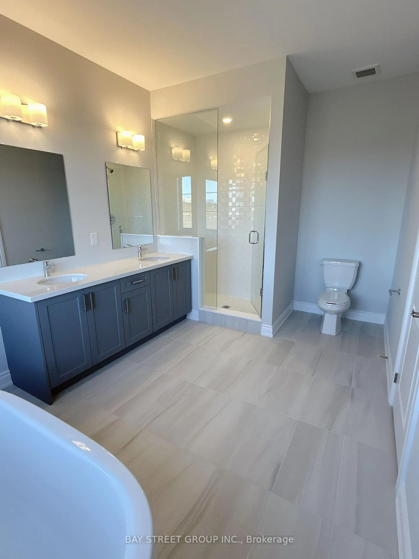 Photo 21 of 24 Nanhai Avenue N, Markham, Angus Glen — HOMEH