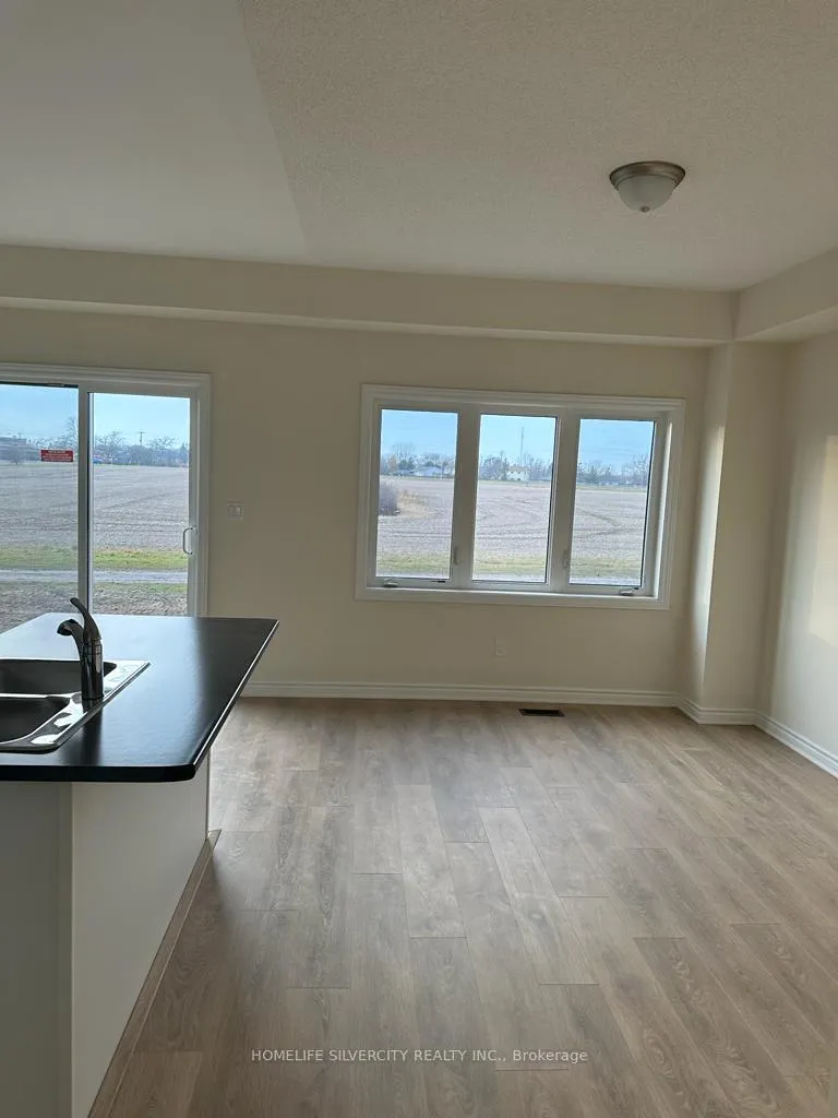 Photo 4 of 125 Sapphire Way, Thorold, Rolling Meadows — HOMEH