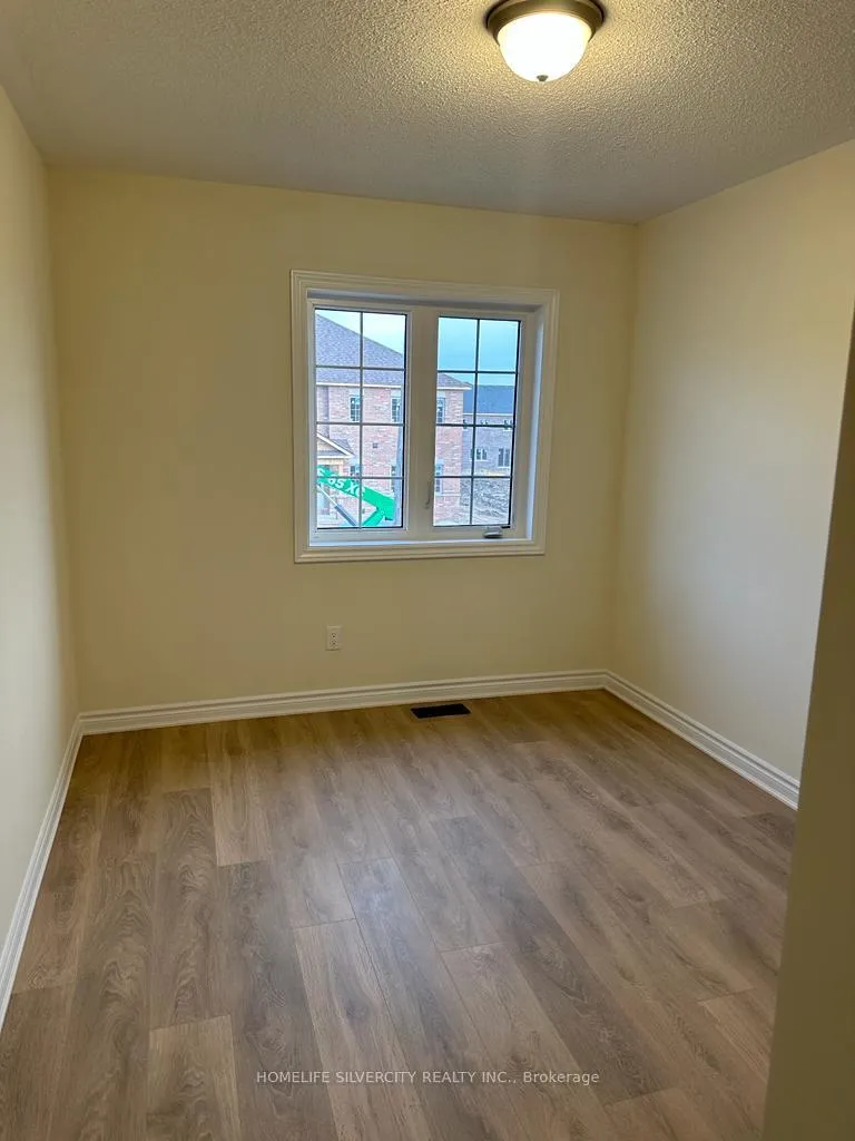 Photo 10 of 125 Sapphire Way, Thorold, Rolling Meadows — HOMEH