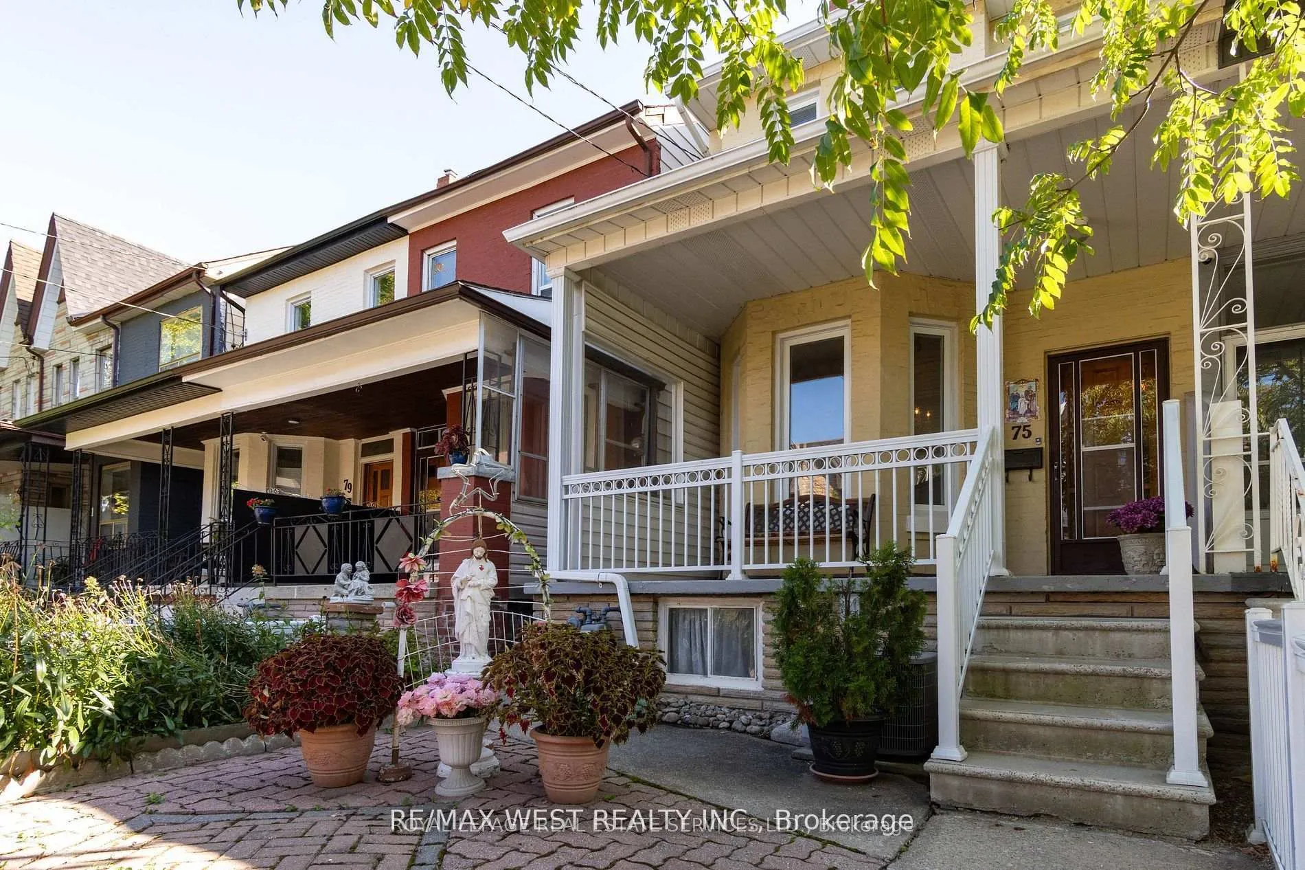Photo 1 of 75 Montrose Avenue, Toronto, Trinity-Bellwoods — HOMEH