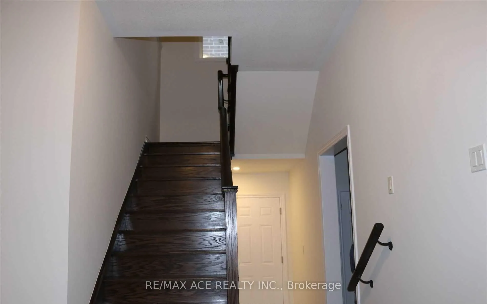 Photo 6 of 316 Fleetwood Drive, Oshawa, Eastdale — HOMEH