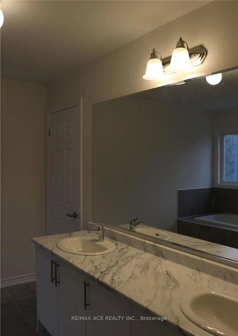 Photo 16 of 316 Fleetwood Drive, Oshawa, Eastdale — HOMEH