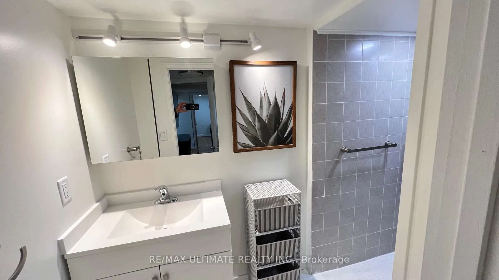 Photo 12 of 30 Ferris Road, Toronto, O'Connor-Parkview — HOMEH