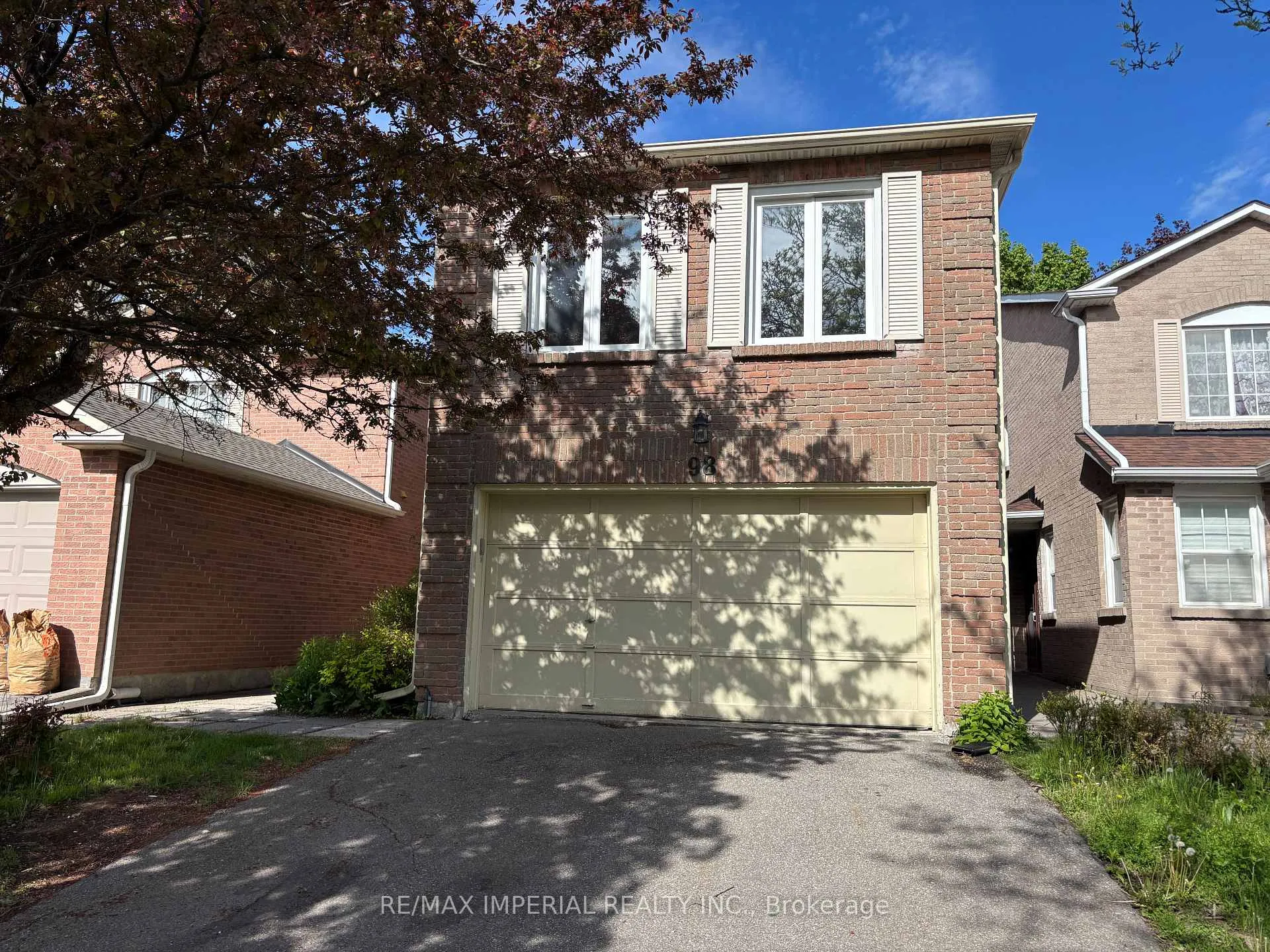 Front of 98 McMorran Crescent