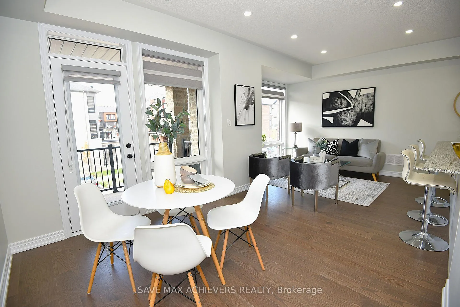 Photo 6 of 440 Salem Road S, Ajax, South East — HOMEH