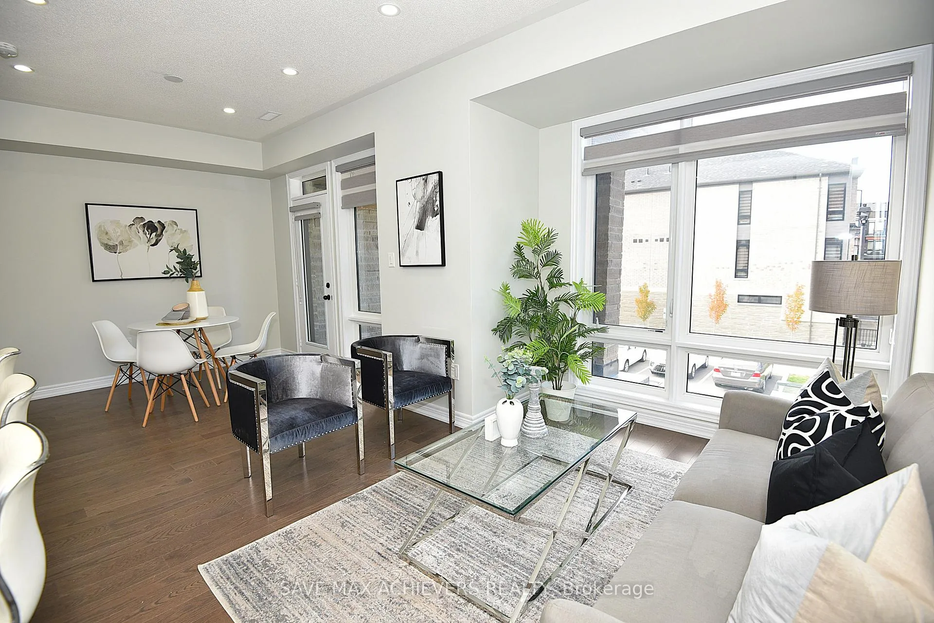 Photo 8 of 440 Salem Road S, Ajax, South East — HOMEH