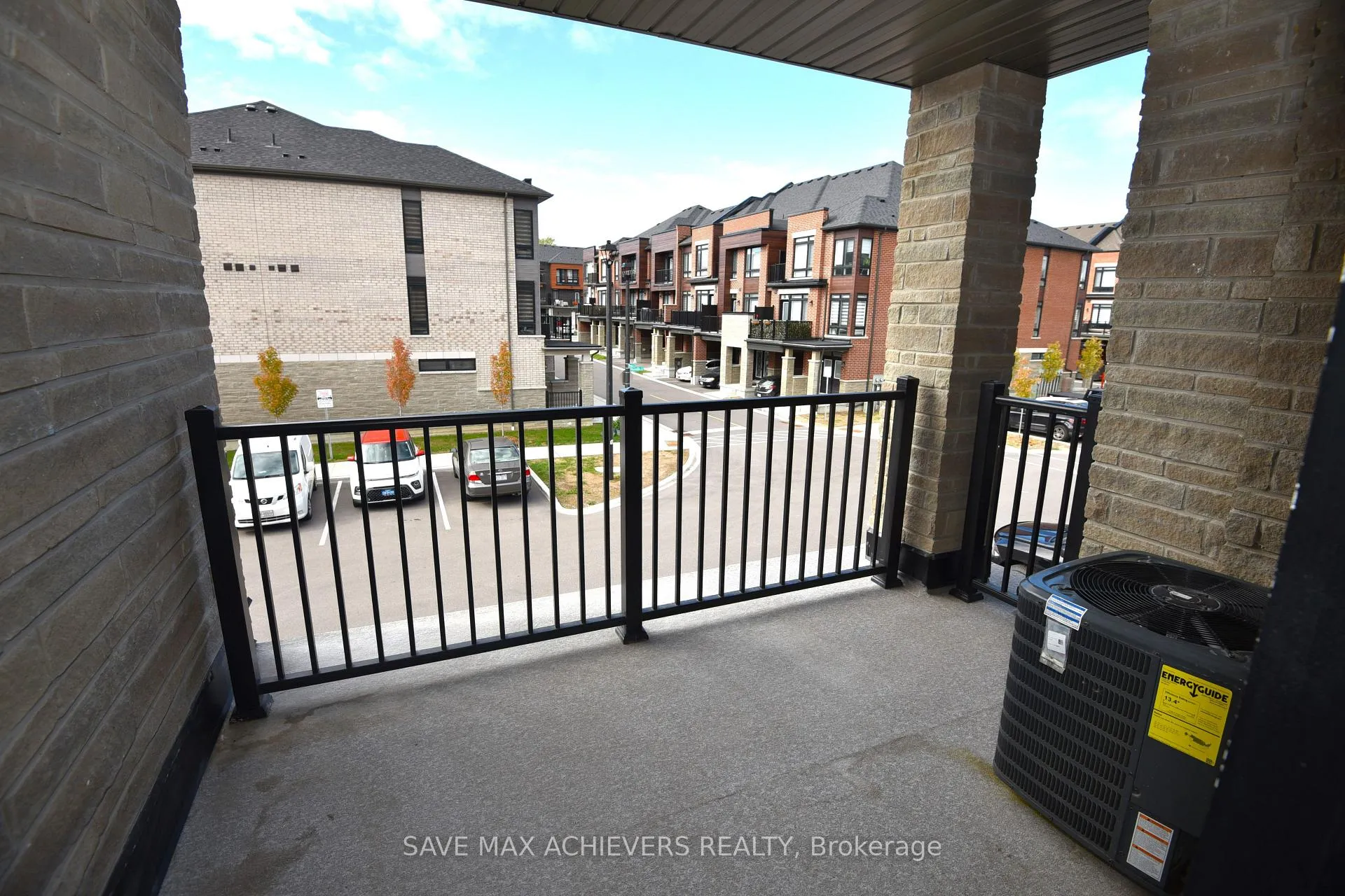 Photo 12 of 440 Salem Road S, Ajax, South East — HOMEH