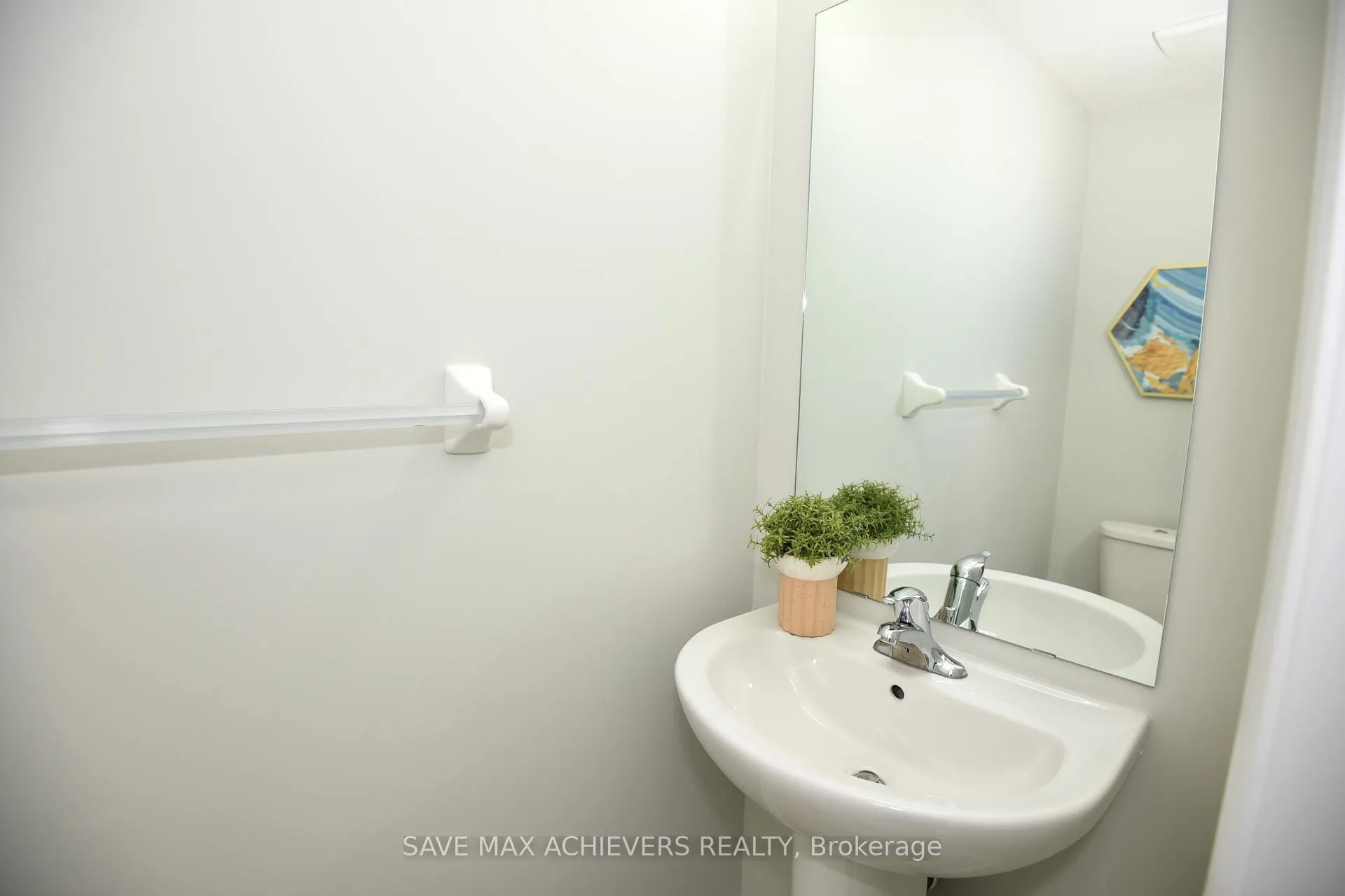 Photo 19 of 440 Salem Road S, Ajax, South East — HOMEH