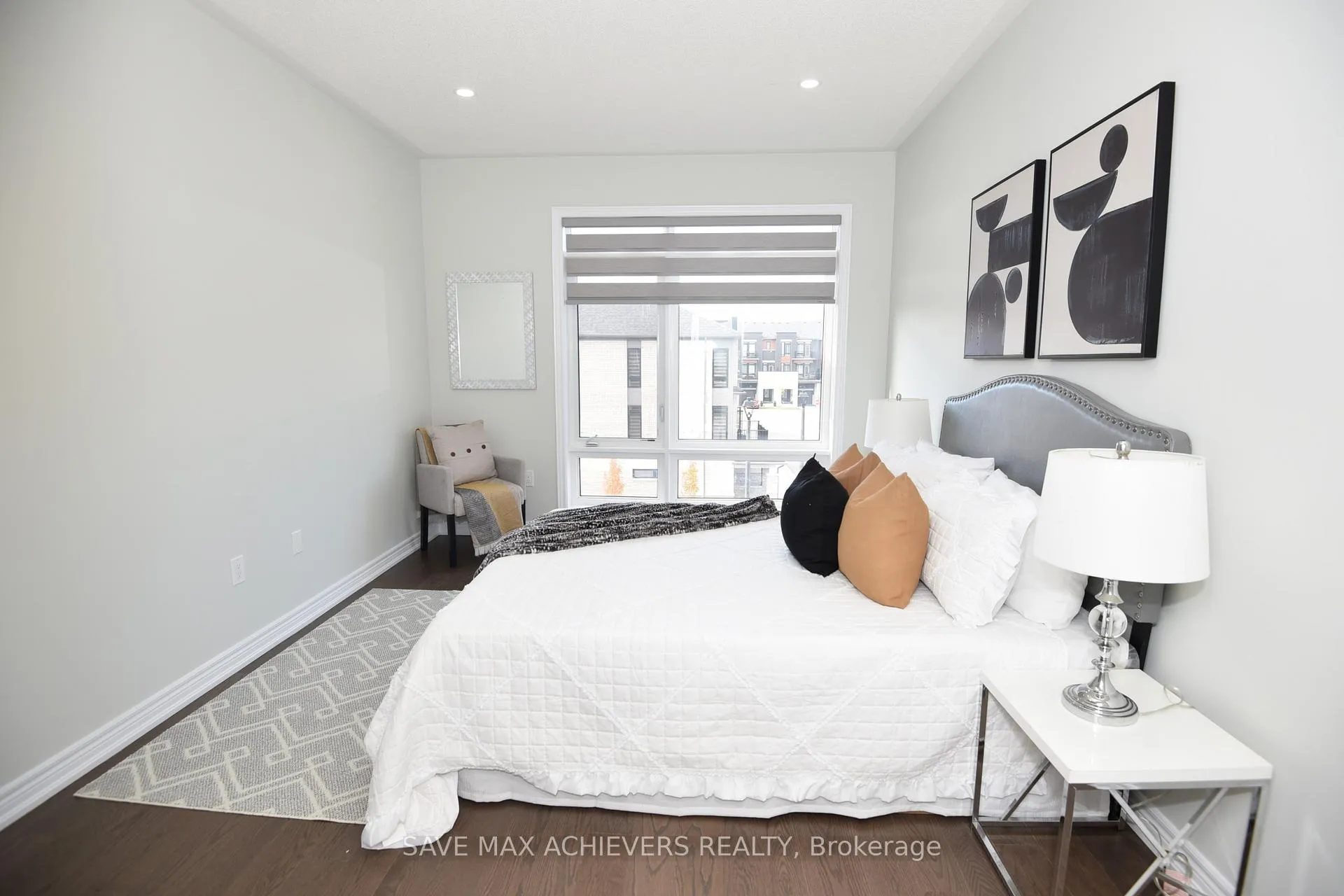 Photo 23 of 440 Salem Road S, Ajax, South East — HOMEH