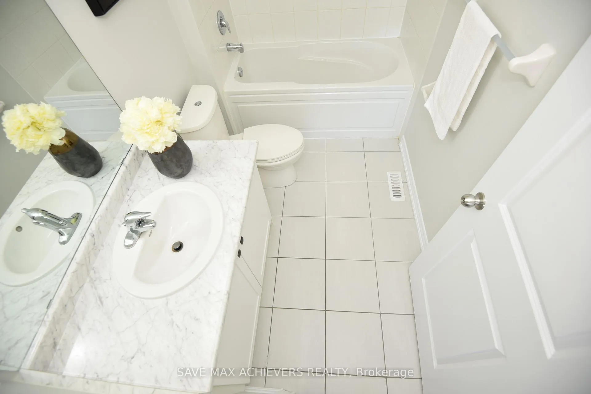 Photo 32 of 440 Salem Road S, Ajax, South East — HOMEH