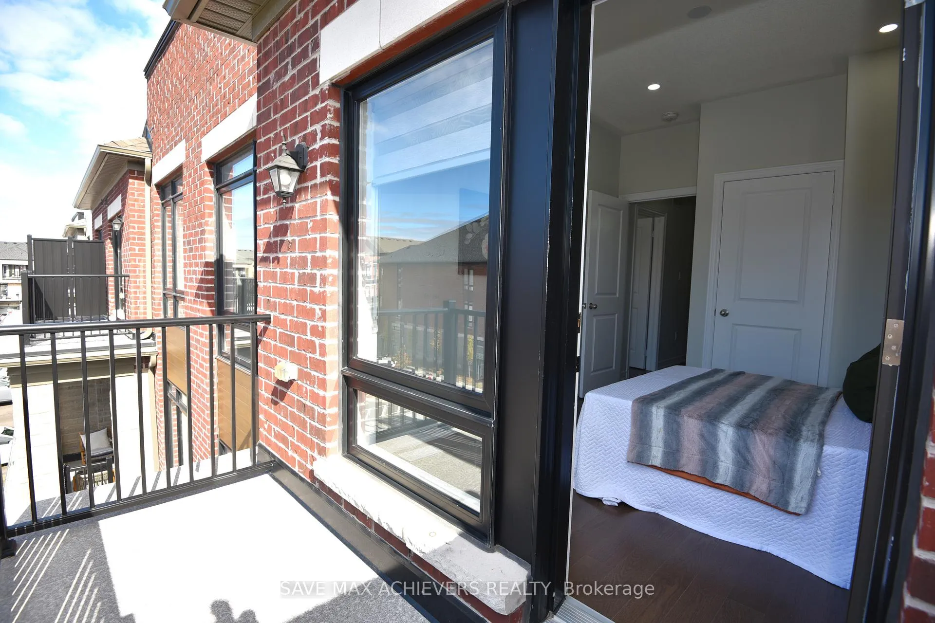 Photo 38 of 440 Salem Road S, Ajax, South East — HOMEH