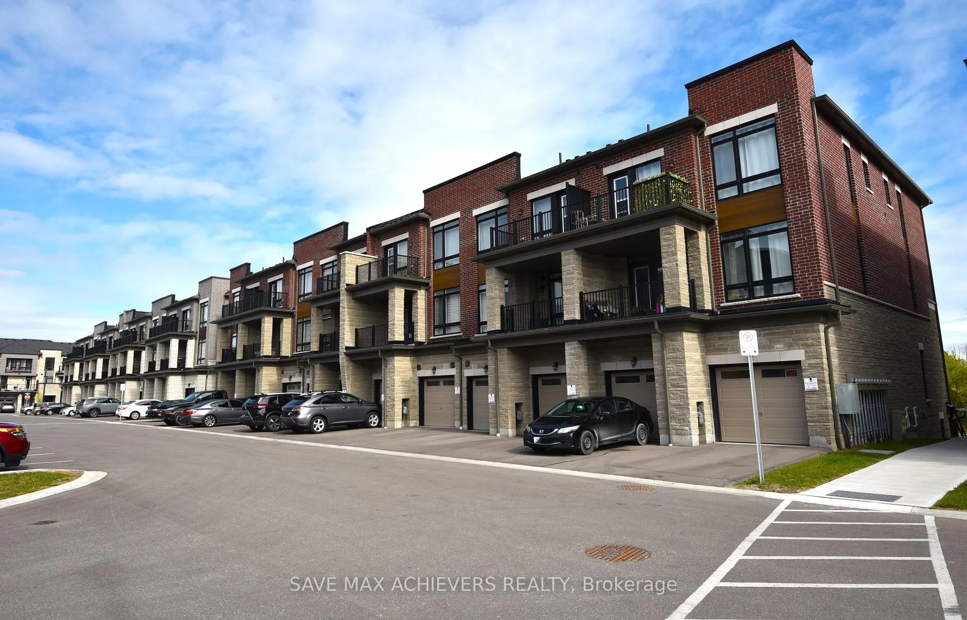 Photo 47 of 440 Salem Road S, Ajax, South East — HOMEH