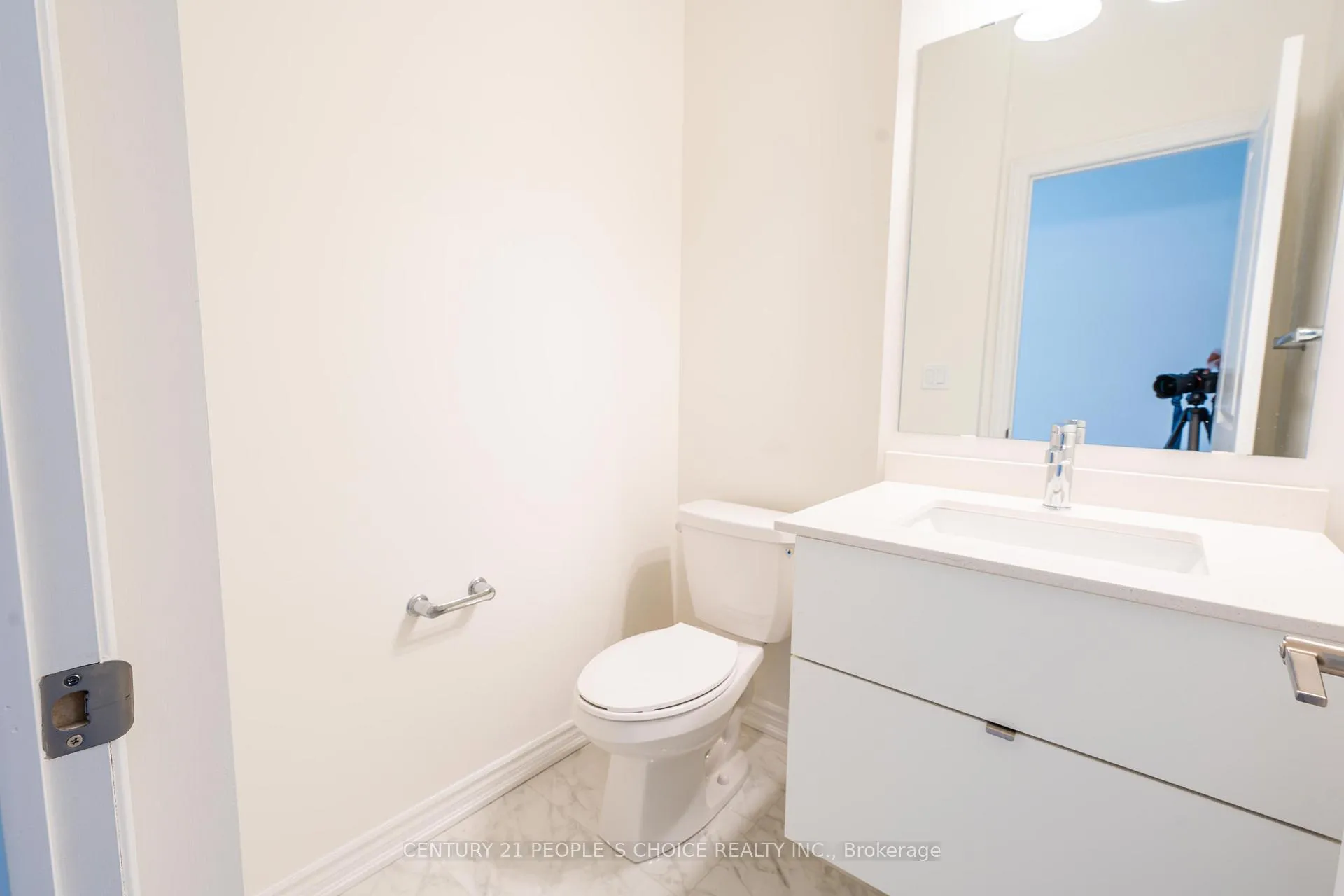 Photo 13 of 60 Velvet Drive, Whitby, Rural Whitby — HOMEH