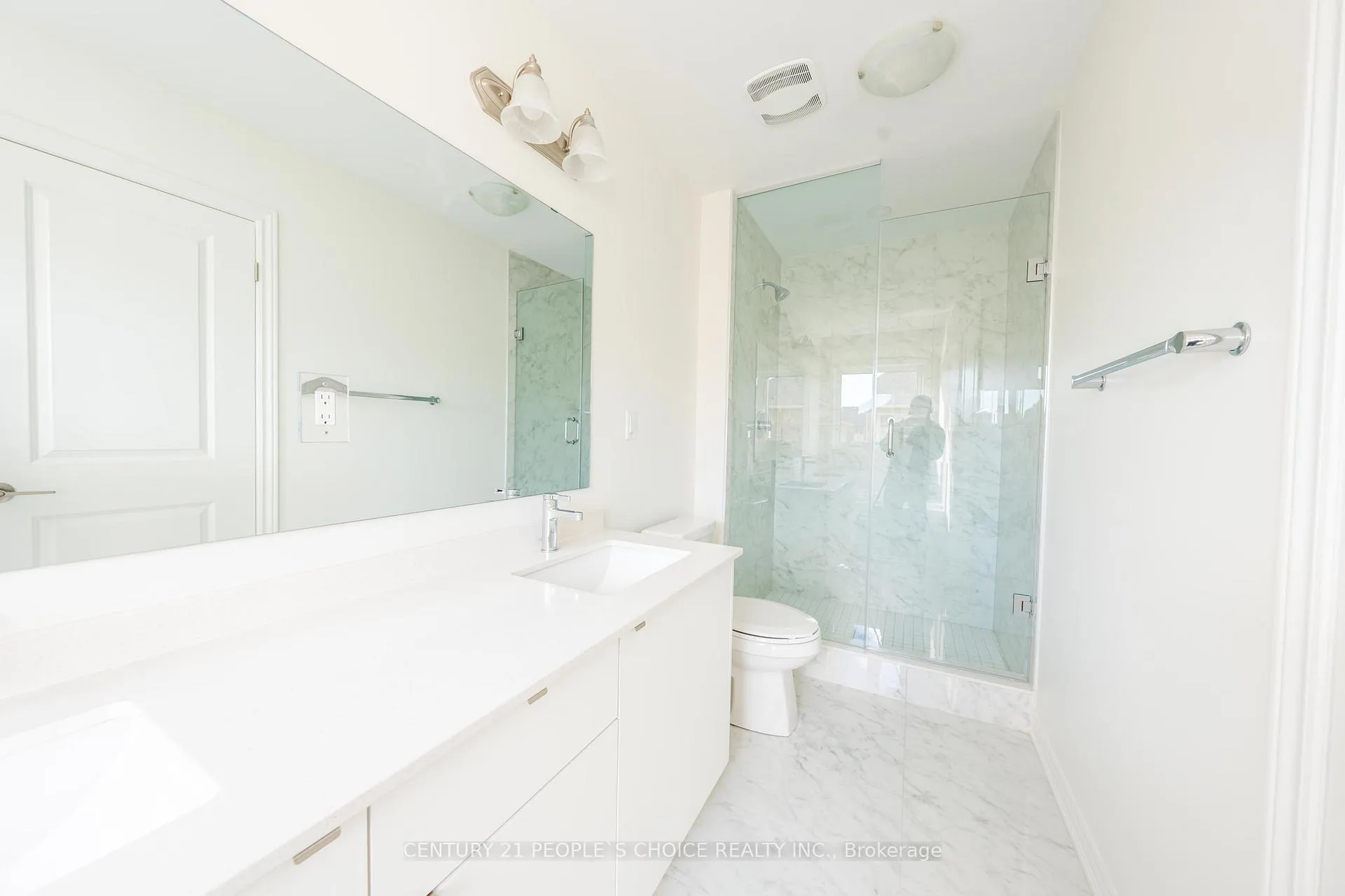 Photo 17 of 60 Velvet Drive, Whitby, Rural Whitby — HOMEH
