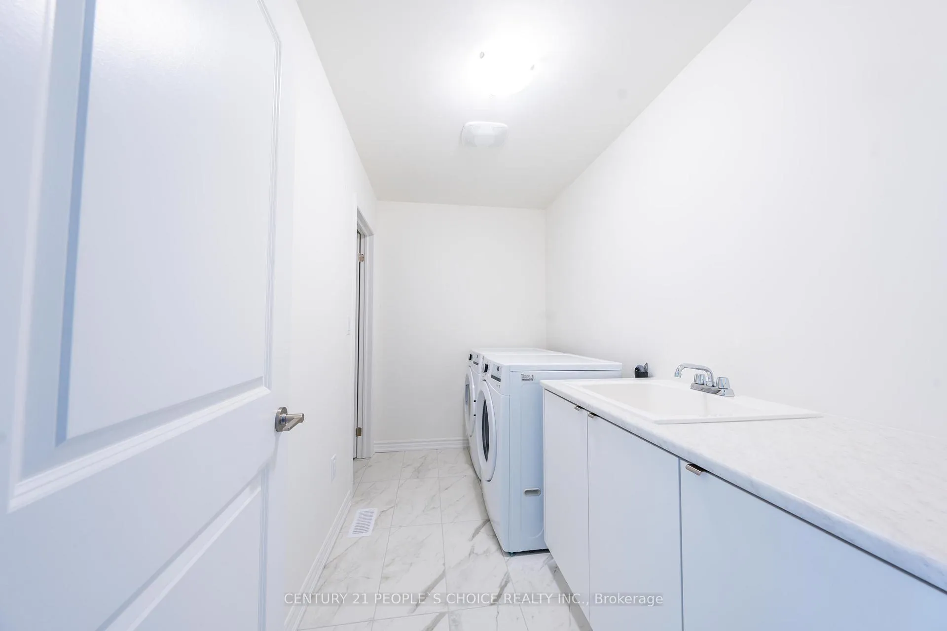Photo 20 of 60 Velvet Drive, Whitby, Rural Whitby — HOMEH