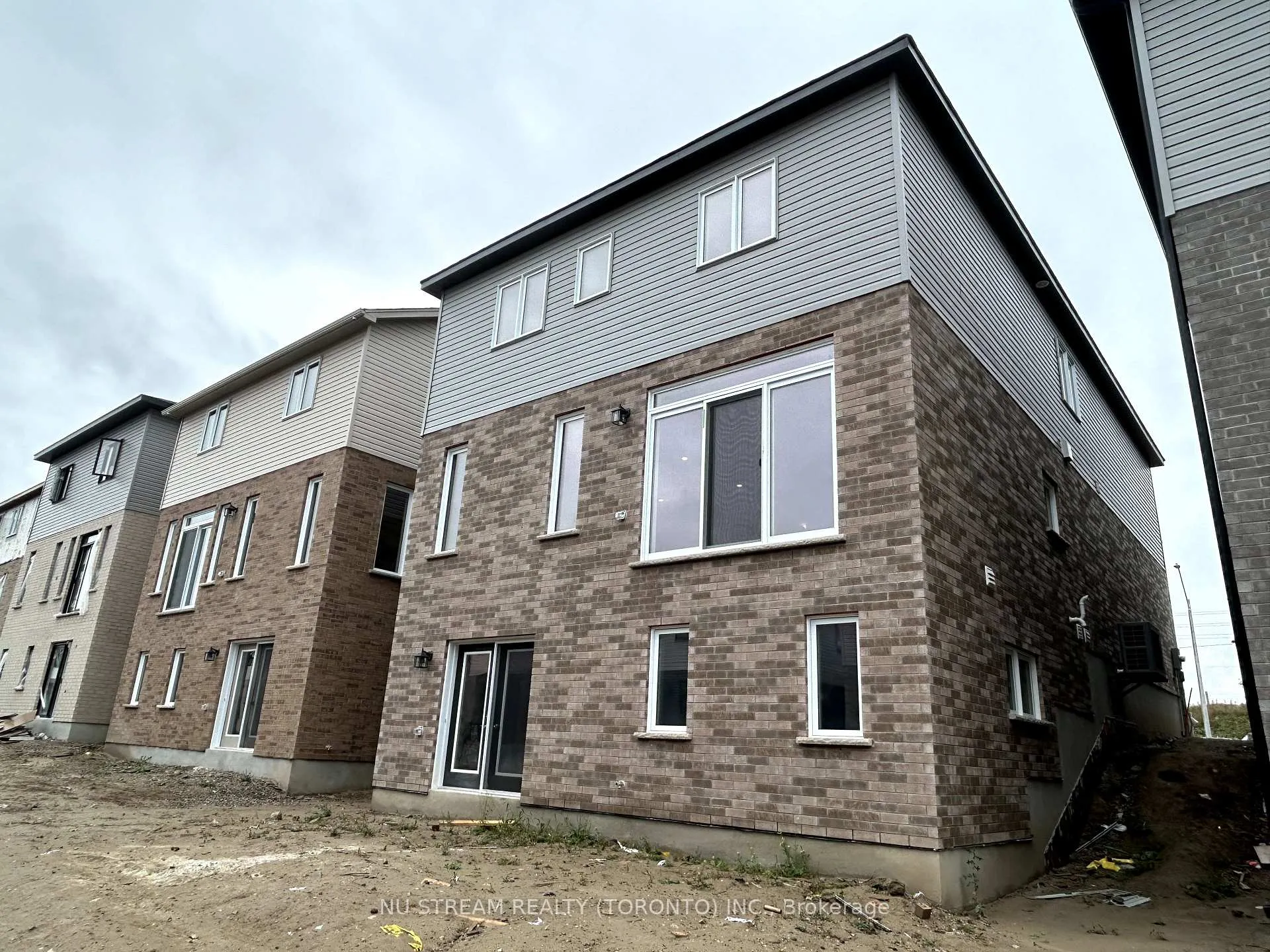 Photo 3 of Unit Lower, 732 Autumn Willow Drive, Waterloo — HOMEH