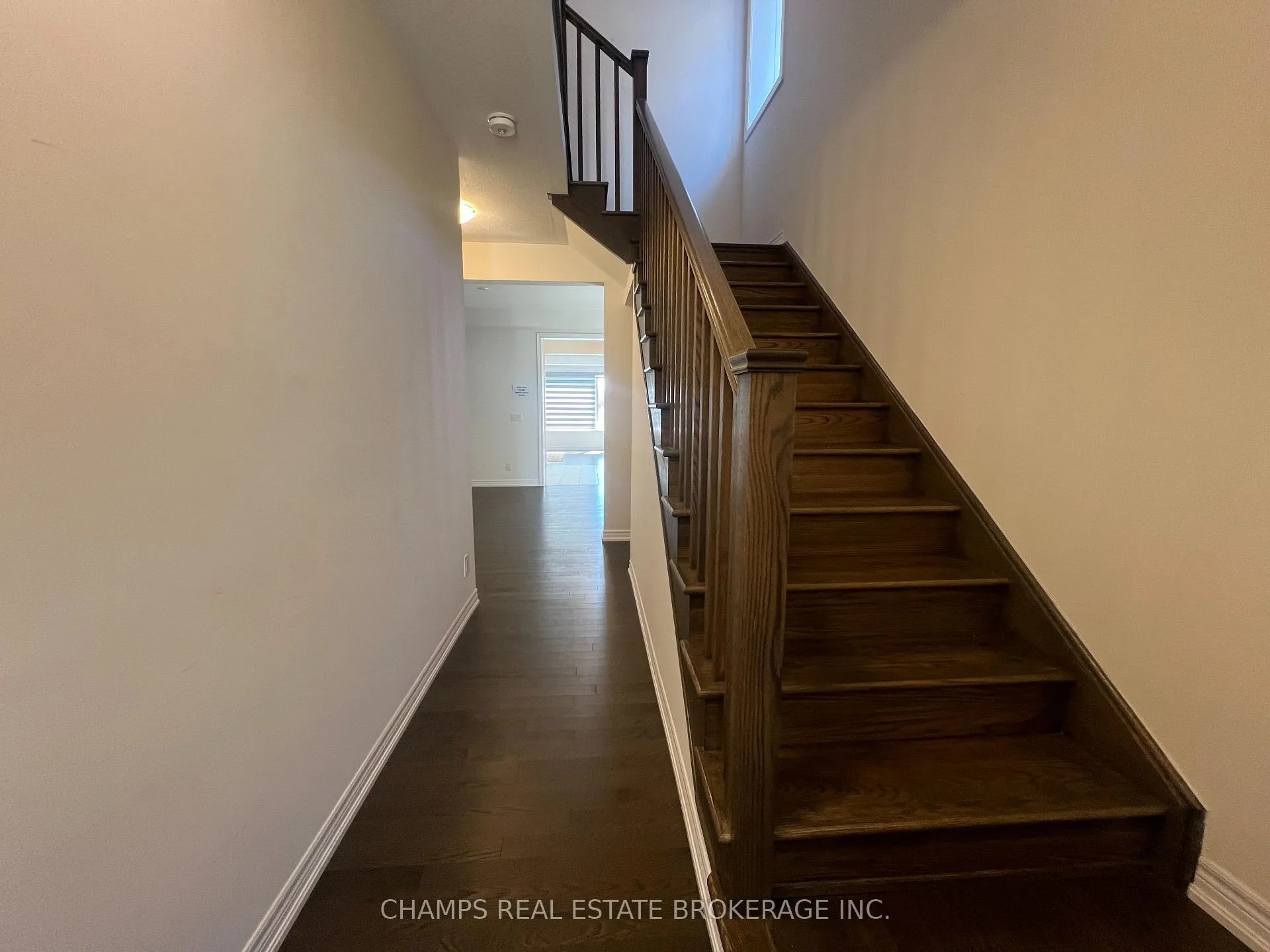 Photo 2 of 110 Broadacre Drive, Kitchener — HOMEH