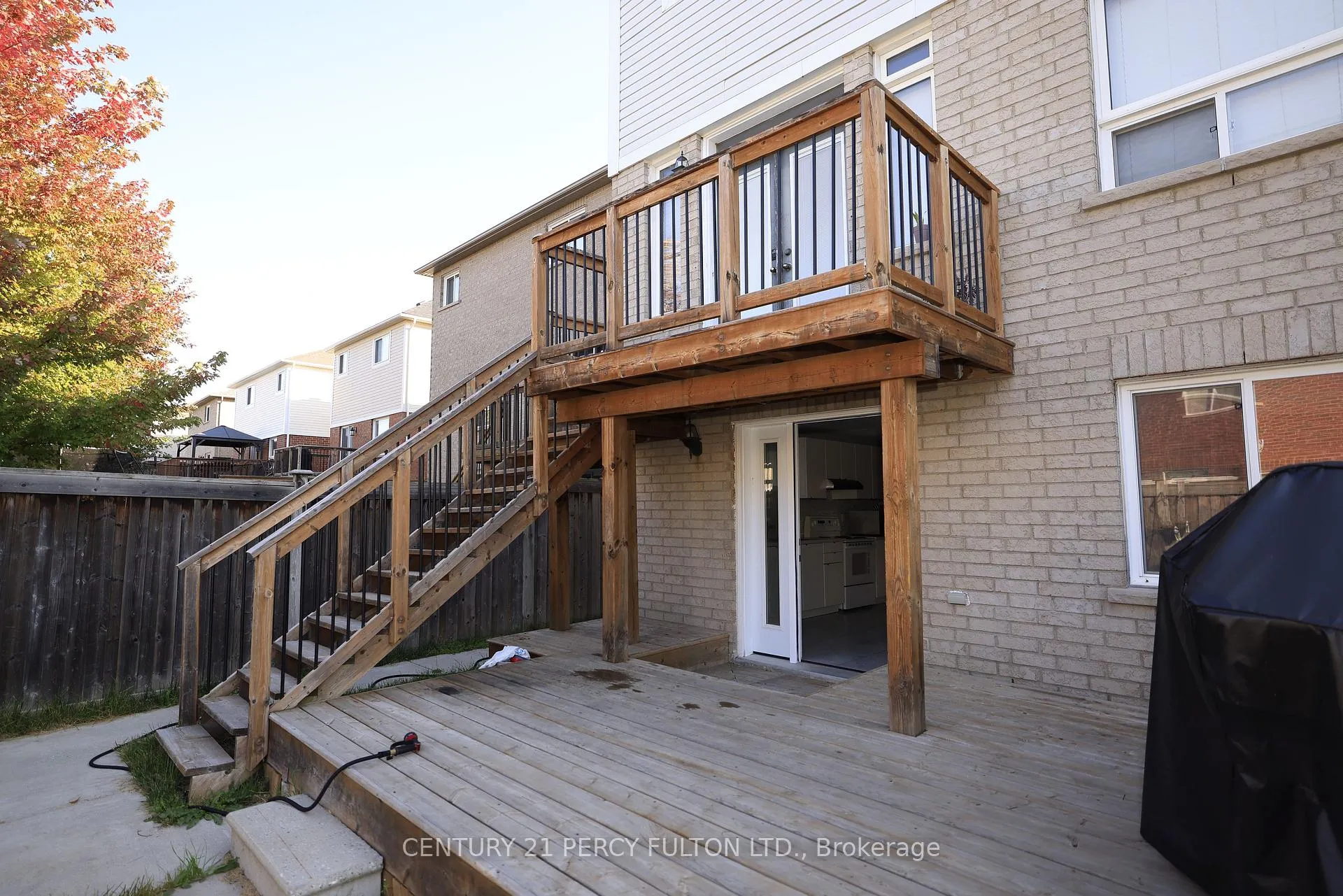 Photo 4 of 122A Winchester Terrace, Barrie, Innis-Shore — HOMEH