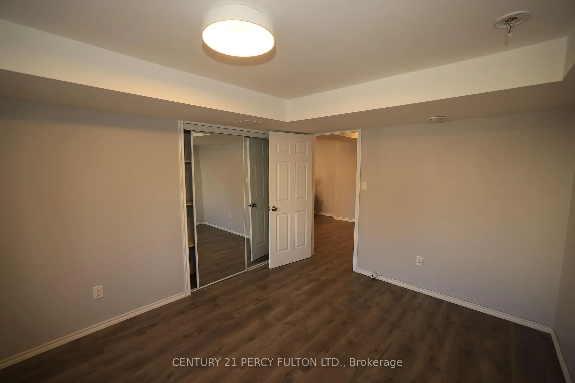 Photo 8 of 122A Winchester Terrace, Barrie, Innis-Shore — HOMEH