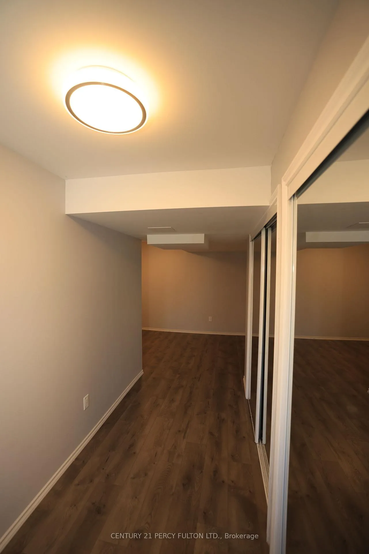 Photo 10 of 122A Winchester Terrace, Barrie, Innis-Shore — HOMEH