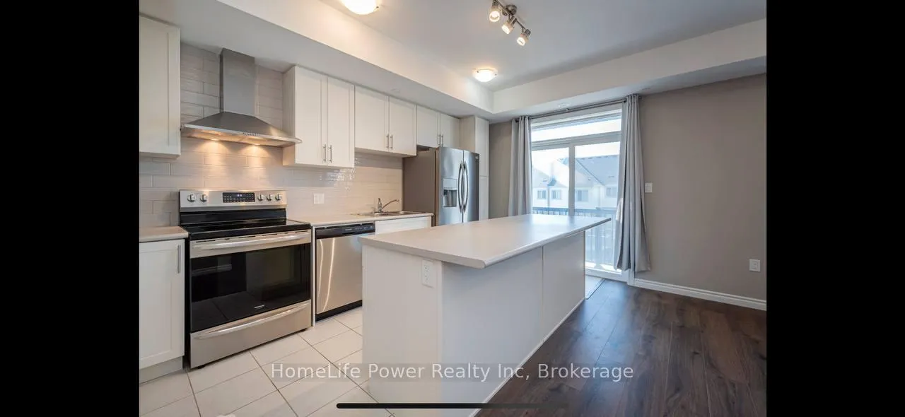Photo 1 of 10 Wheat Lane, Kitchener — HOMEH