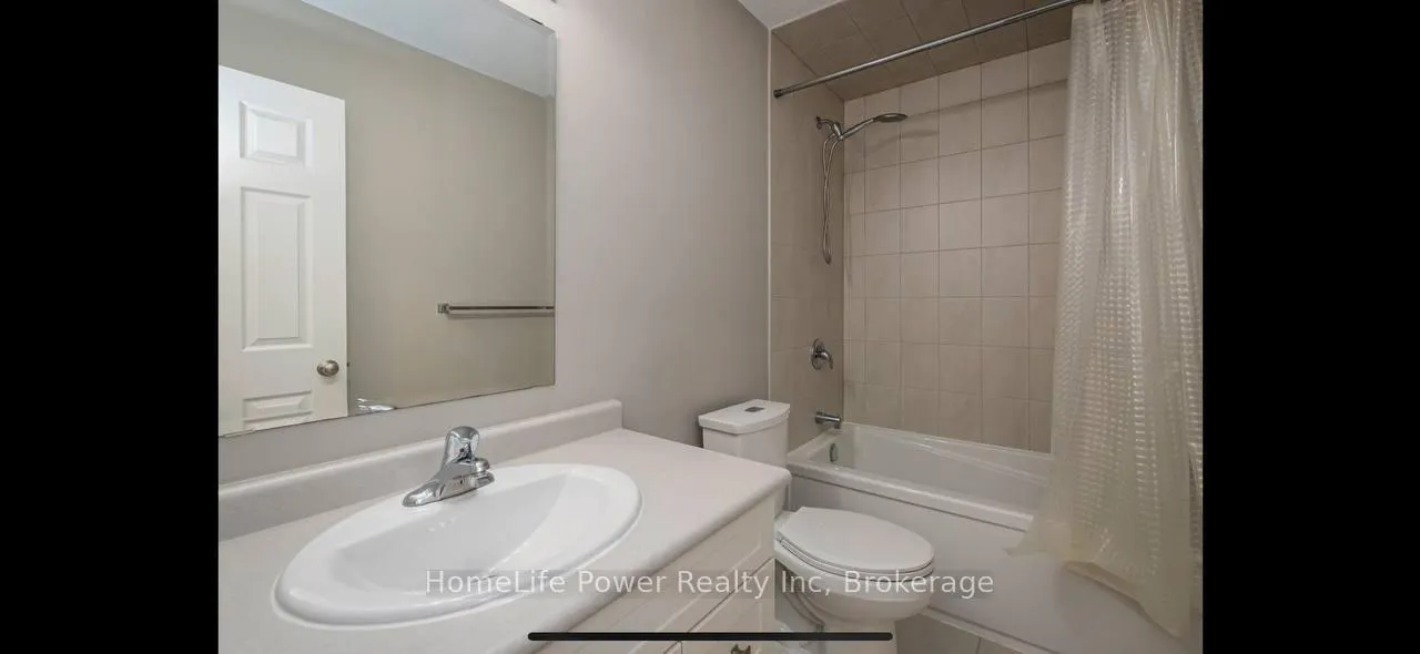 Photo 7 of 10 Wheat Lane, Kitchener — HOMEH