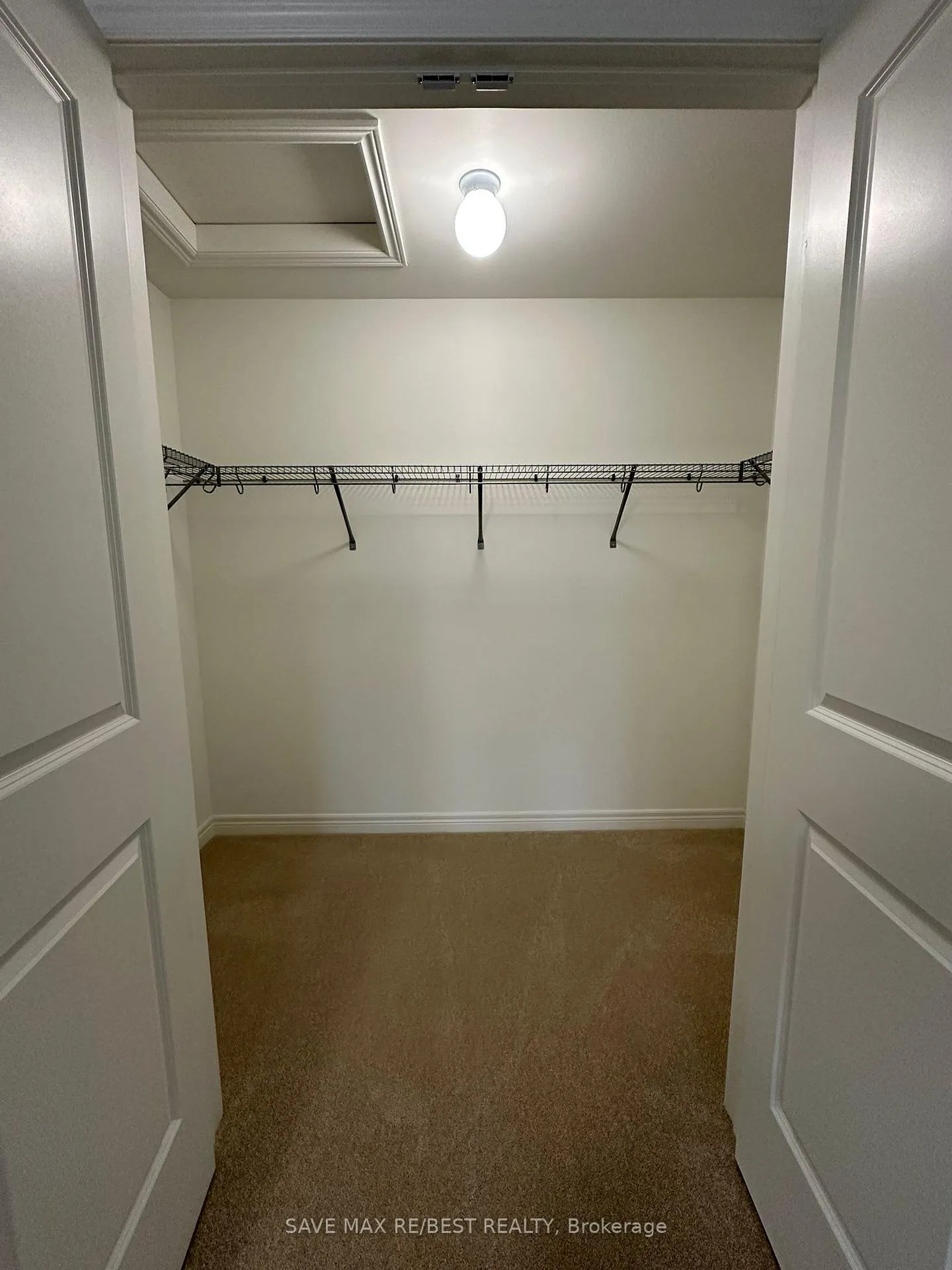 Photo 11 of 27 Shawbridge Court, Hamilton, Stoney Creek Mountain — HOMEH
