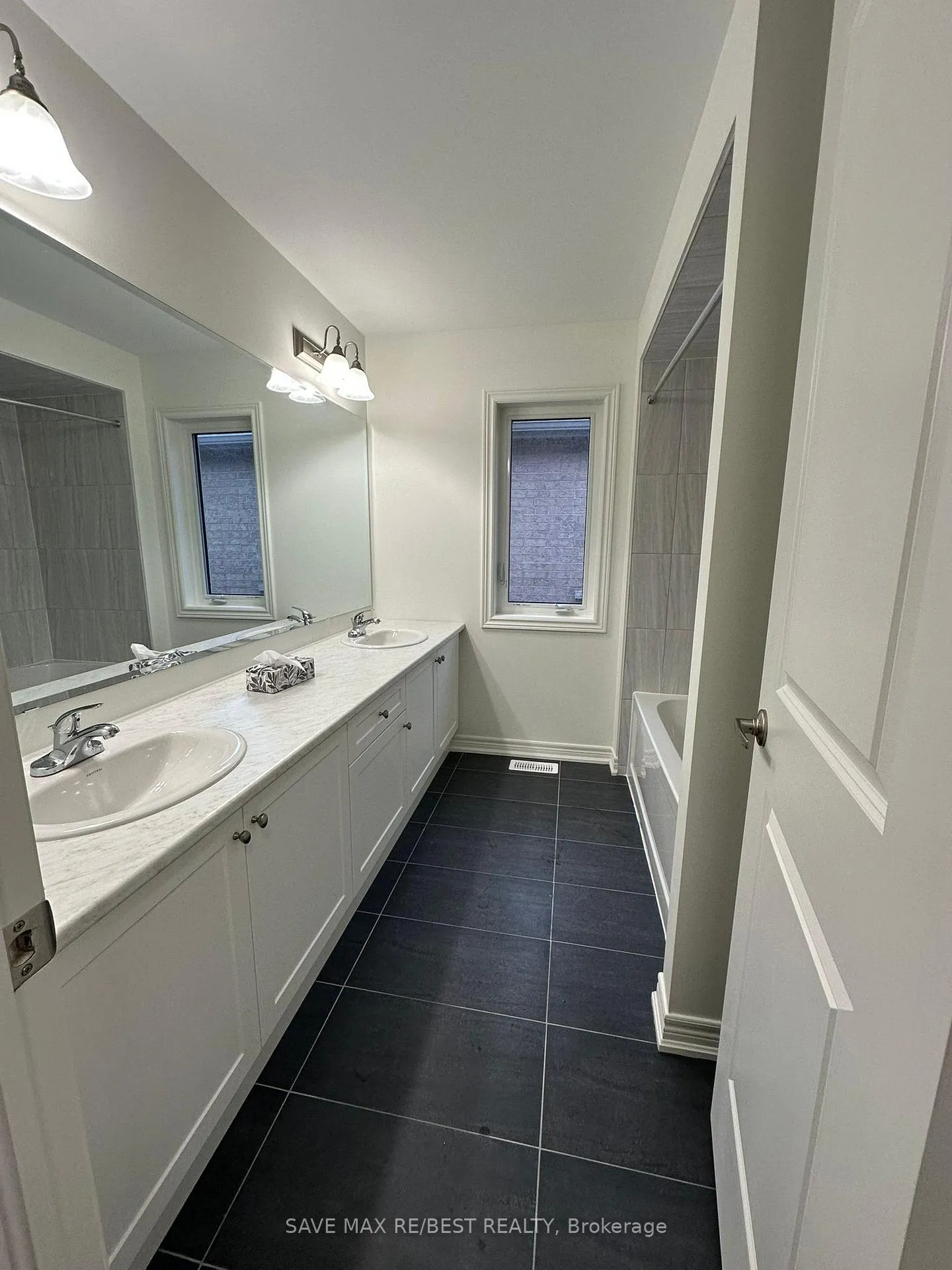 Photo 17 of 27 Shawbridge Court, Hamilton, Stoney Creek Mountain — HOMEH
