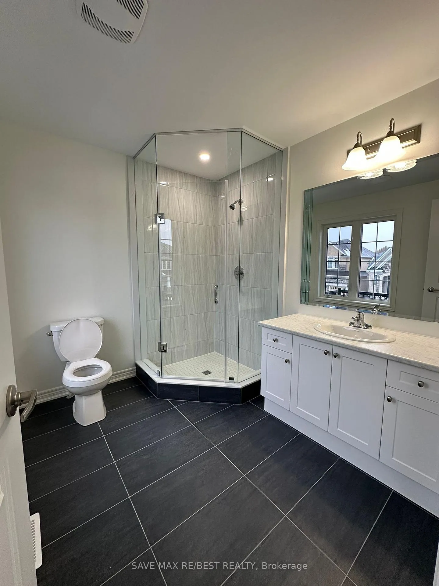 Photo 18 of 27 Shawbridge Court, Hamilton, Stoney Creek Mountain — HOMEH