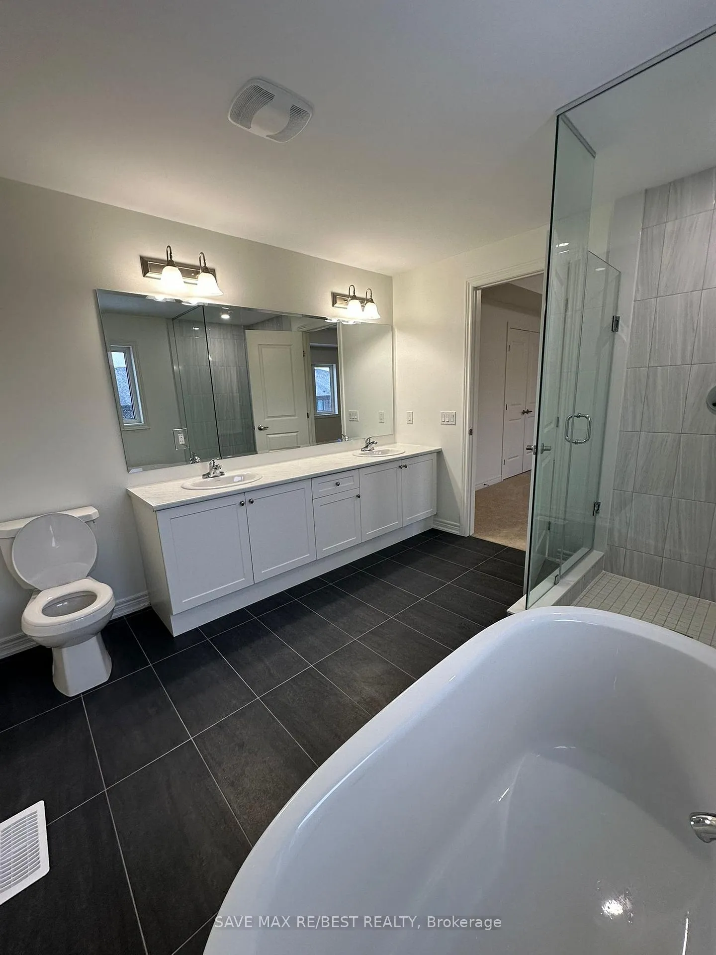 Photo 19 of 27 Shawbridge Court, Hamilton, Stoney Creek Mountain — HOMEH