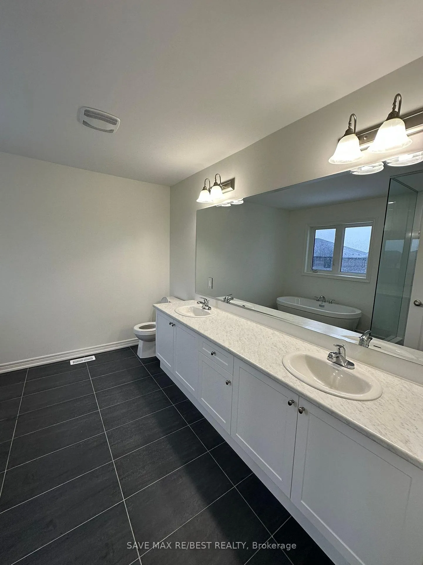 Photo 20 of 27 Shawbridge Court, Hamilton, Stoney Creek Mountain — HOMEH