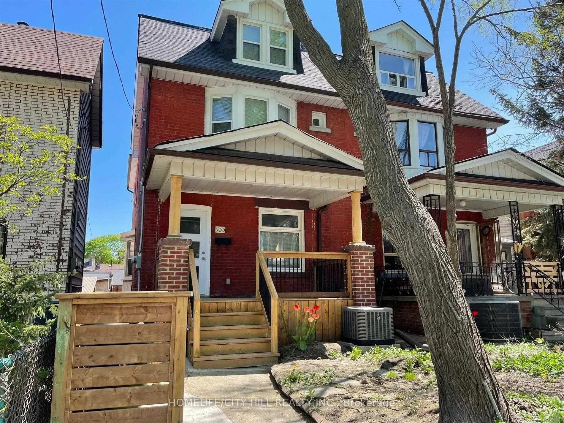 Front of Unit 2nd Floor, 535 Crawford Street