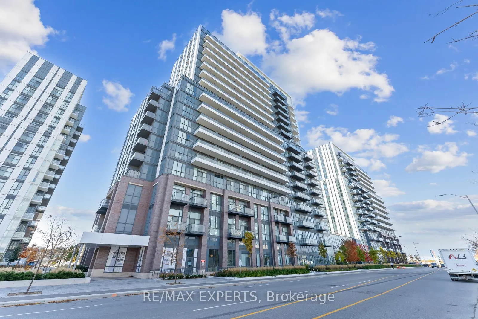 Front of Unit 1215, 38 Honeycrisp Crescent