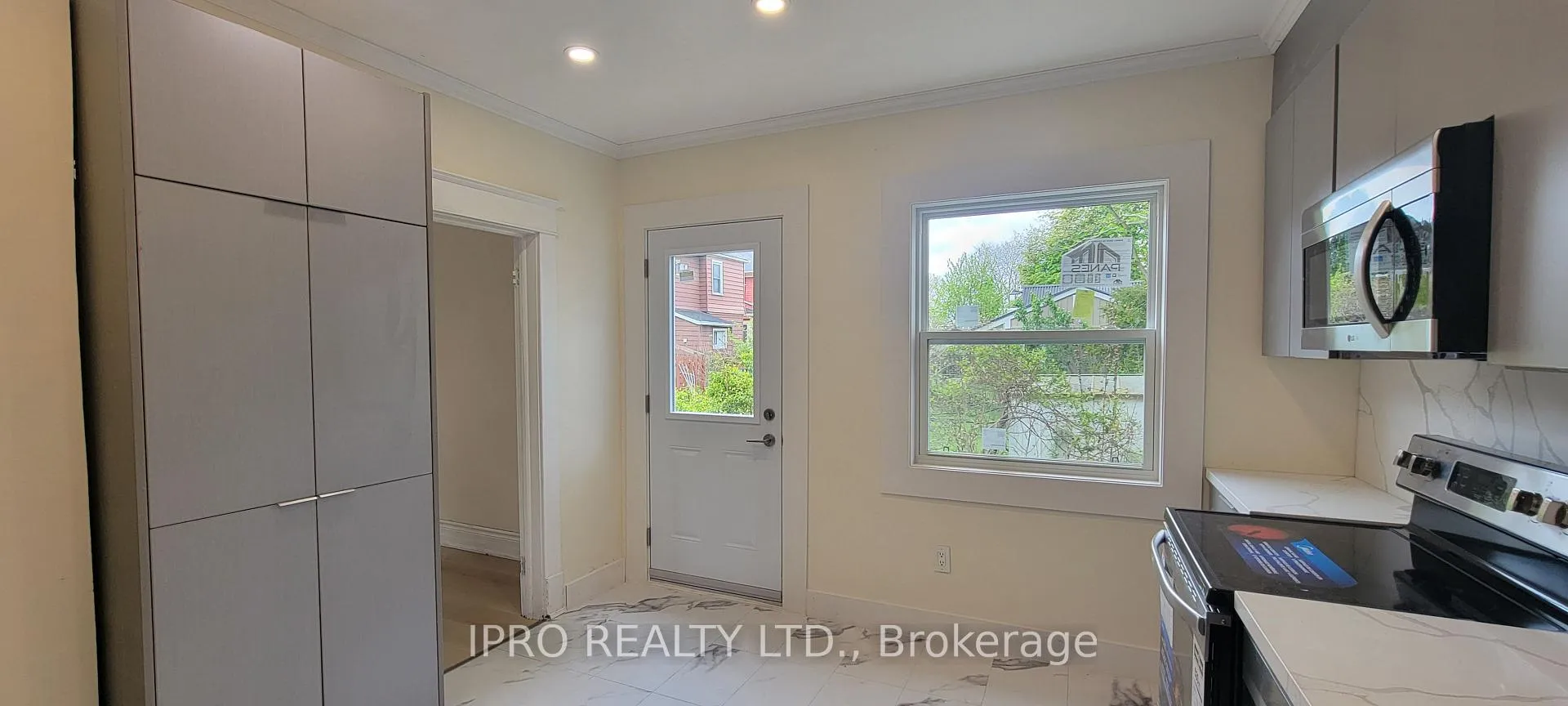 Photo 3 of Unit ROOM, 4869 Second Avenue, Niagara Falls, Cherrywood — HOMEH