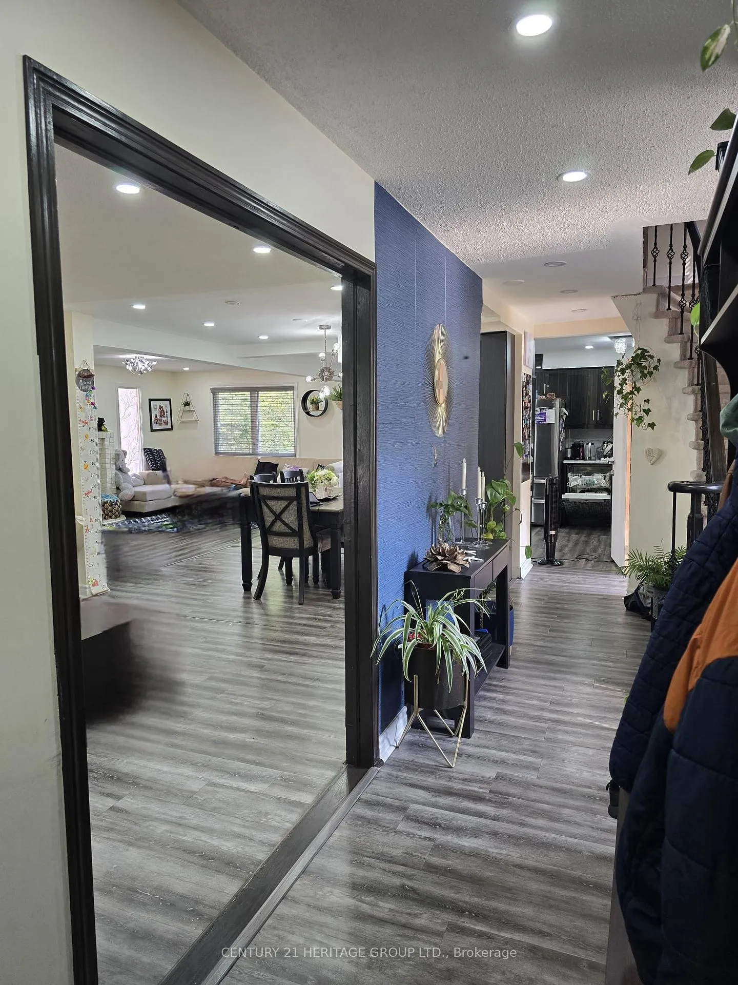 Photo 4 of 142 Hialeah Crescent, Whitby, Blue Grass Meadows — HOMEH